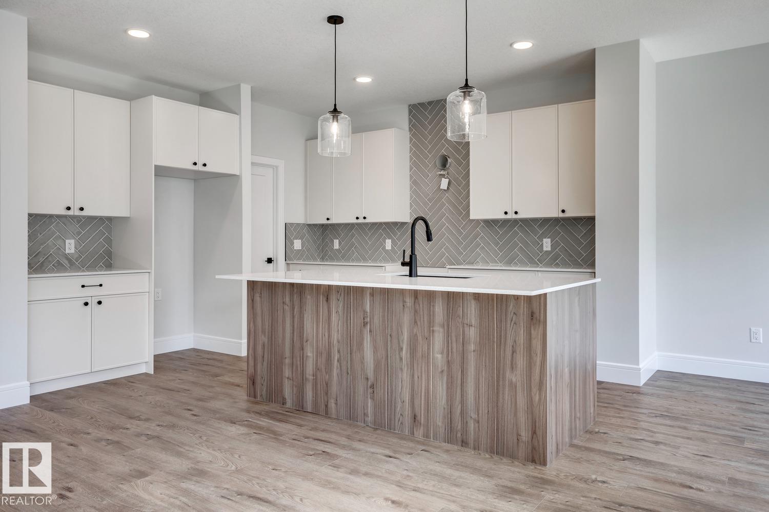 189 CALEDON Crescent