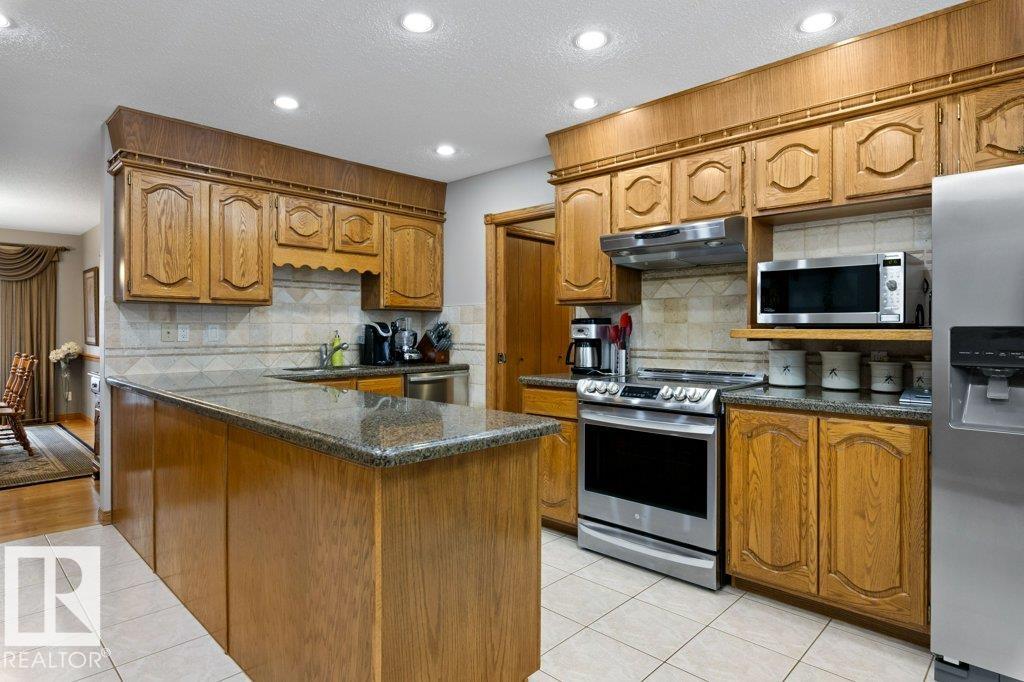 21 LORNE Crescent