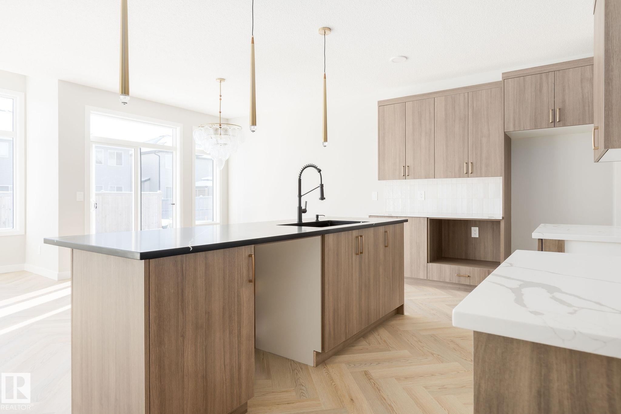 24 Clichy Close