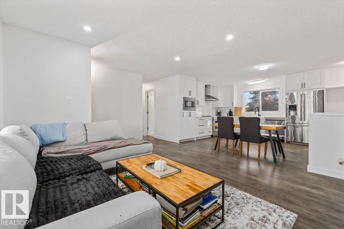 42 GLENGARRY Crescent