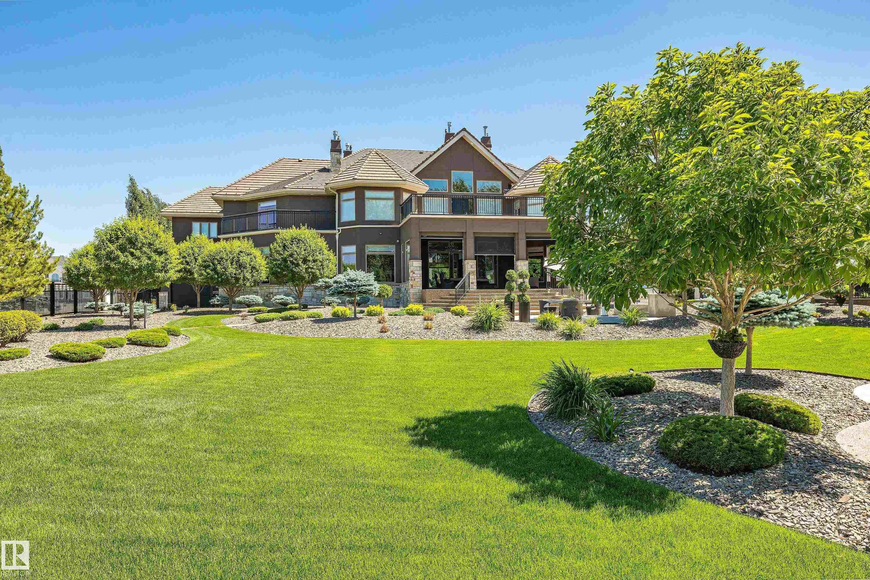 16 WINDERMERE Drive