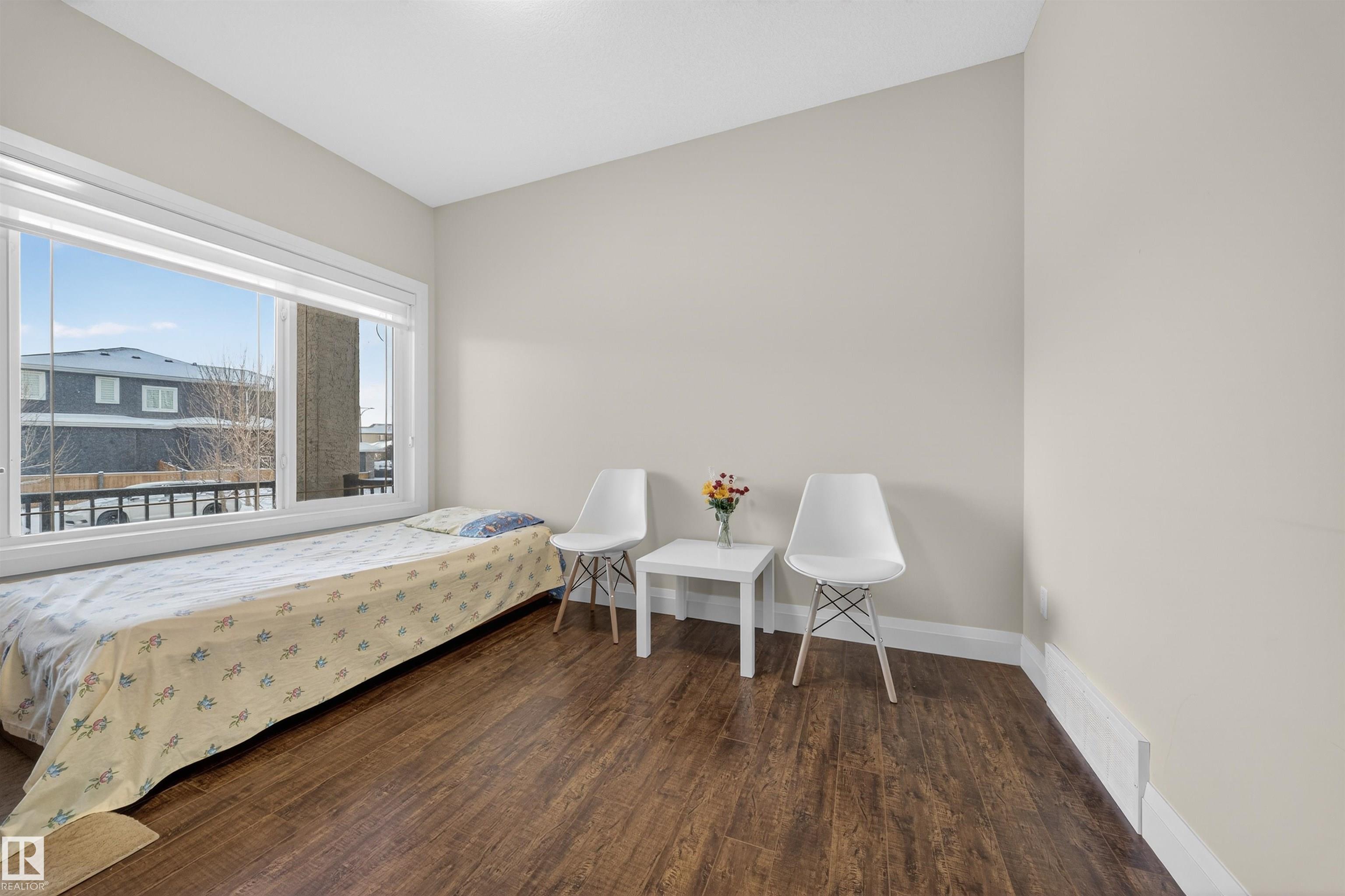 3 SHOREWOOD Crescent