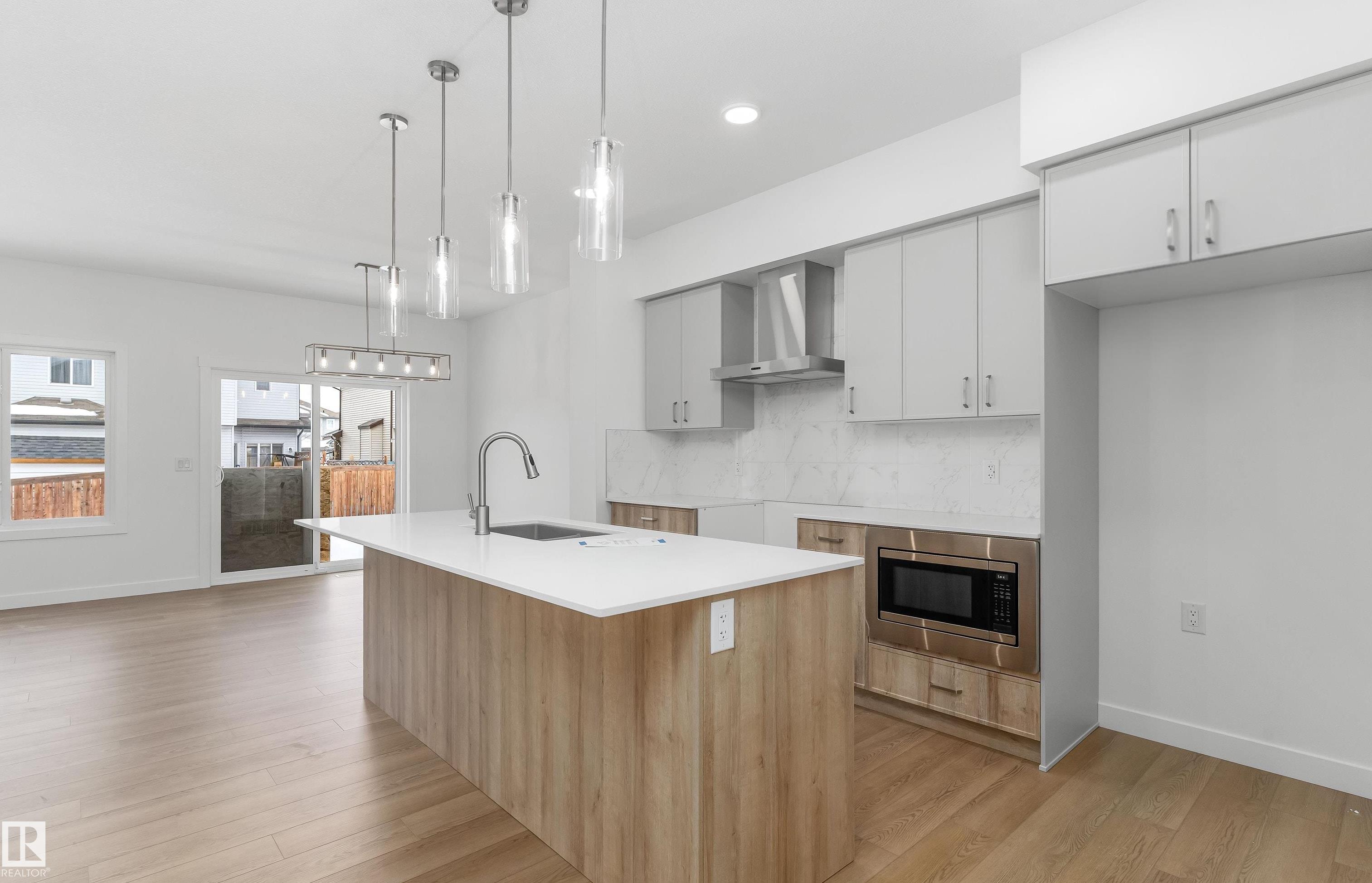 1194 South Creek Wynd