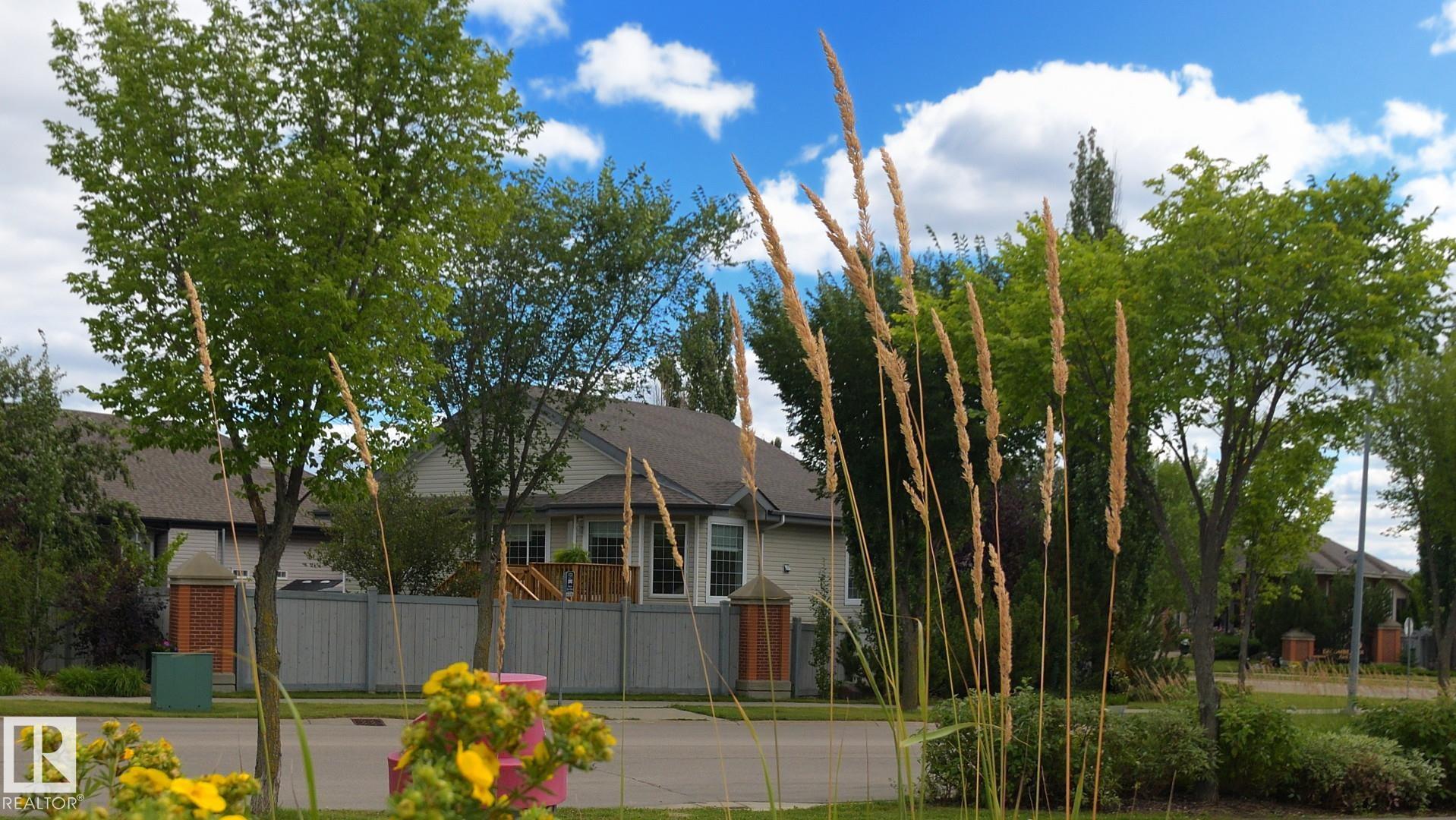 60 LAURALCREST Place