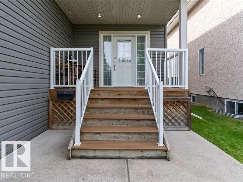 496 RAVINE Court