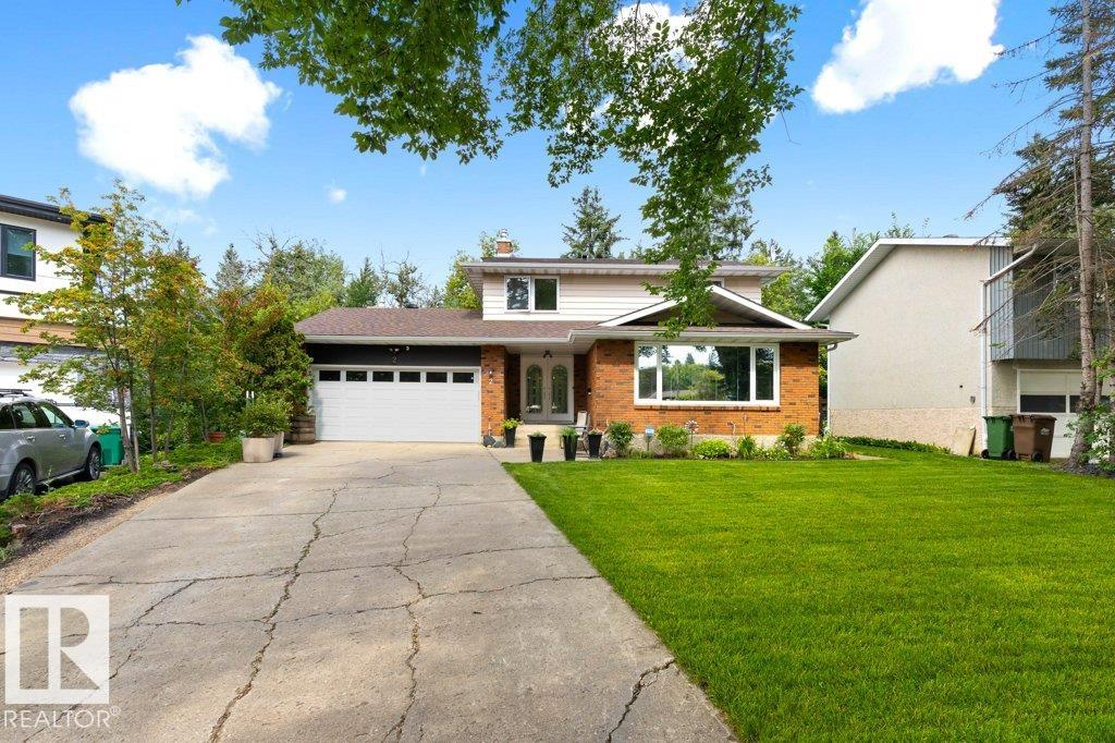 2 GREENWOOD Place