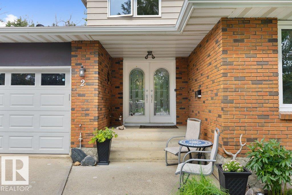2 GREENWOOD Place