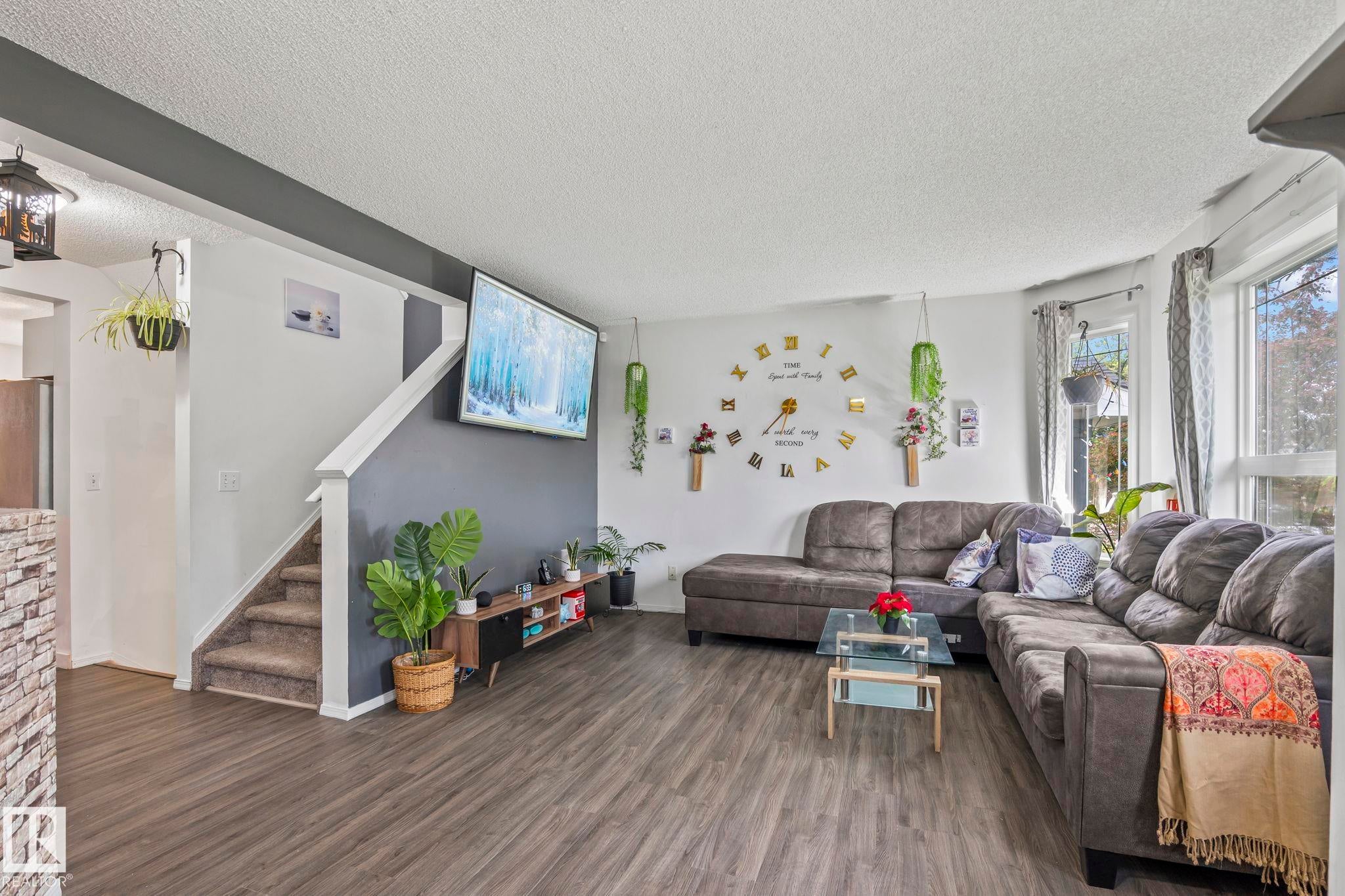 128 BROOKVIEW WY