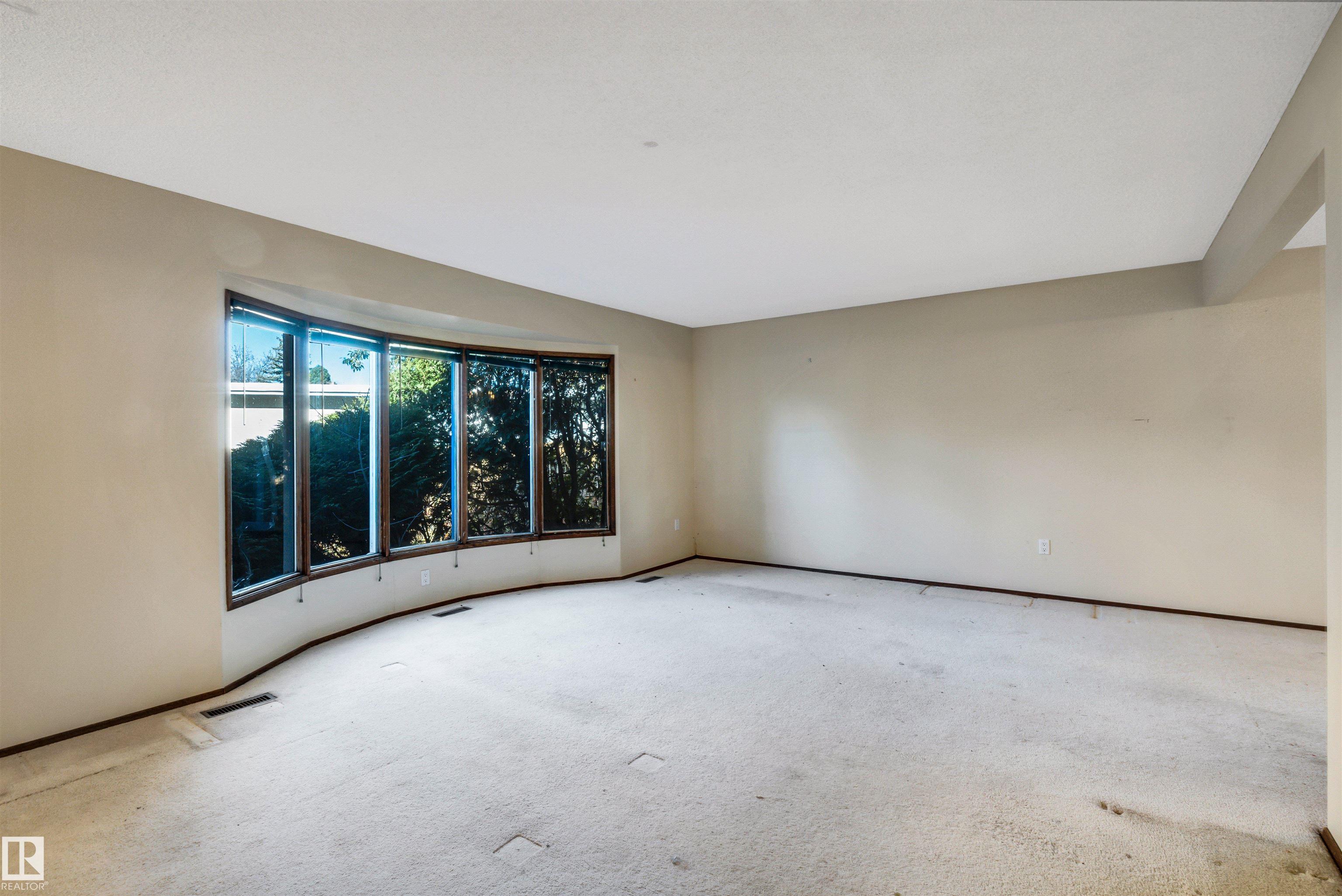 26 GLENWOOD Crescent