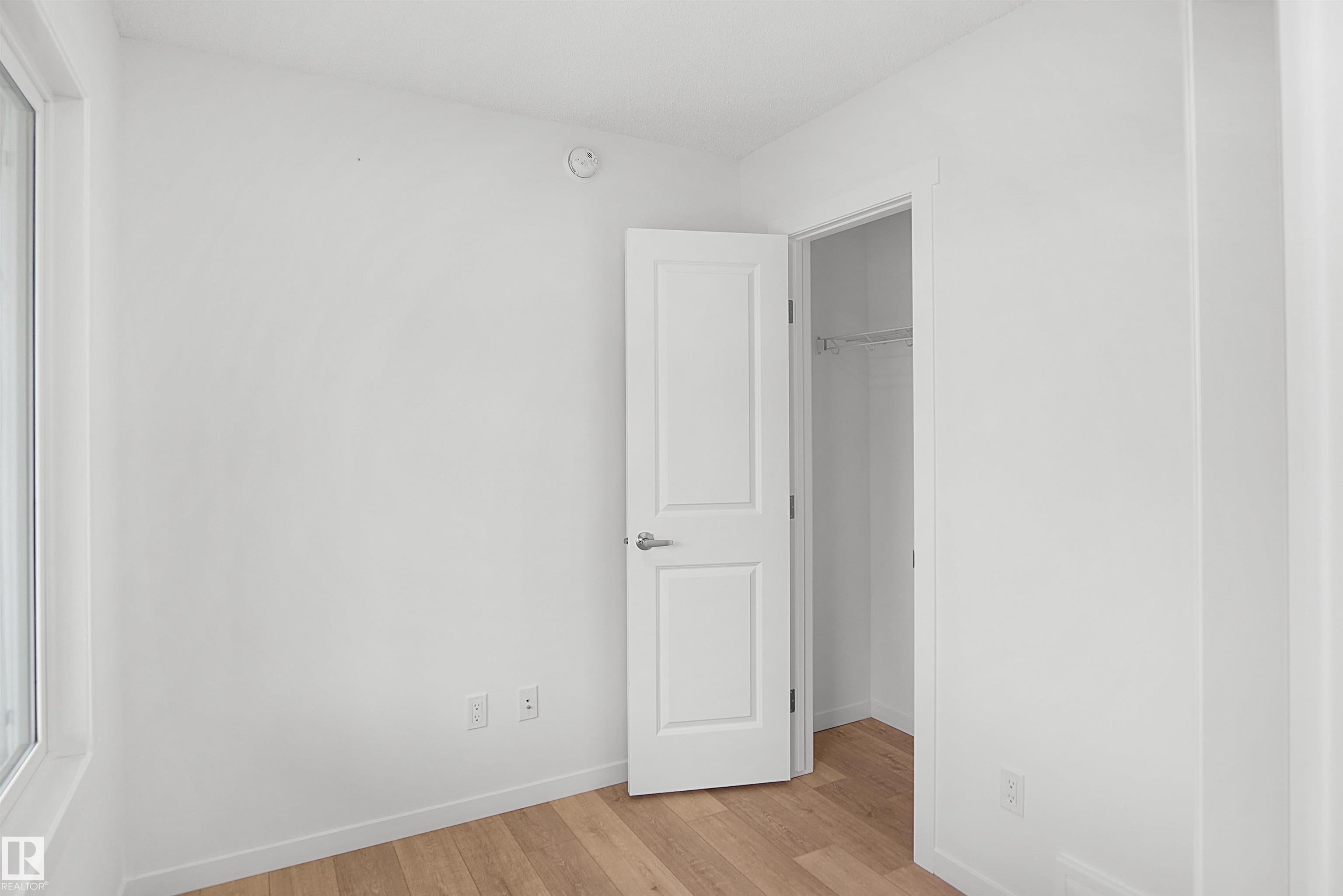 5174 RIVER'S EDGE Way