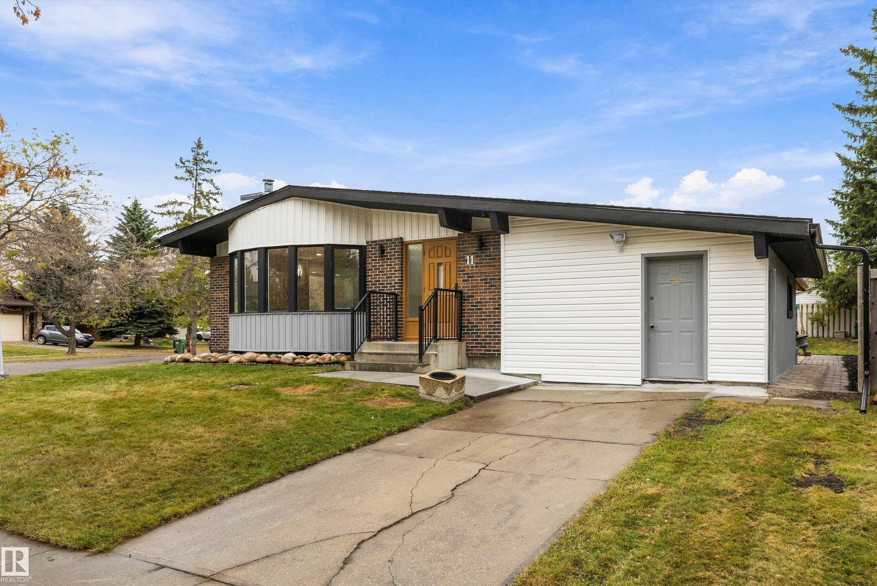 11 AUSTIN Crescent