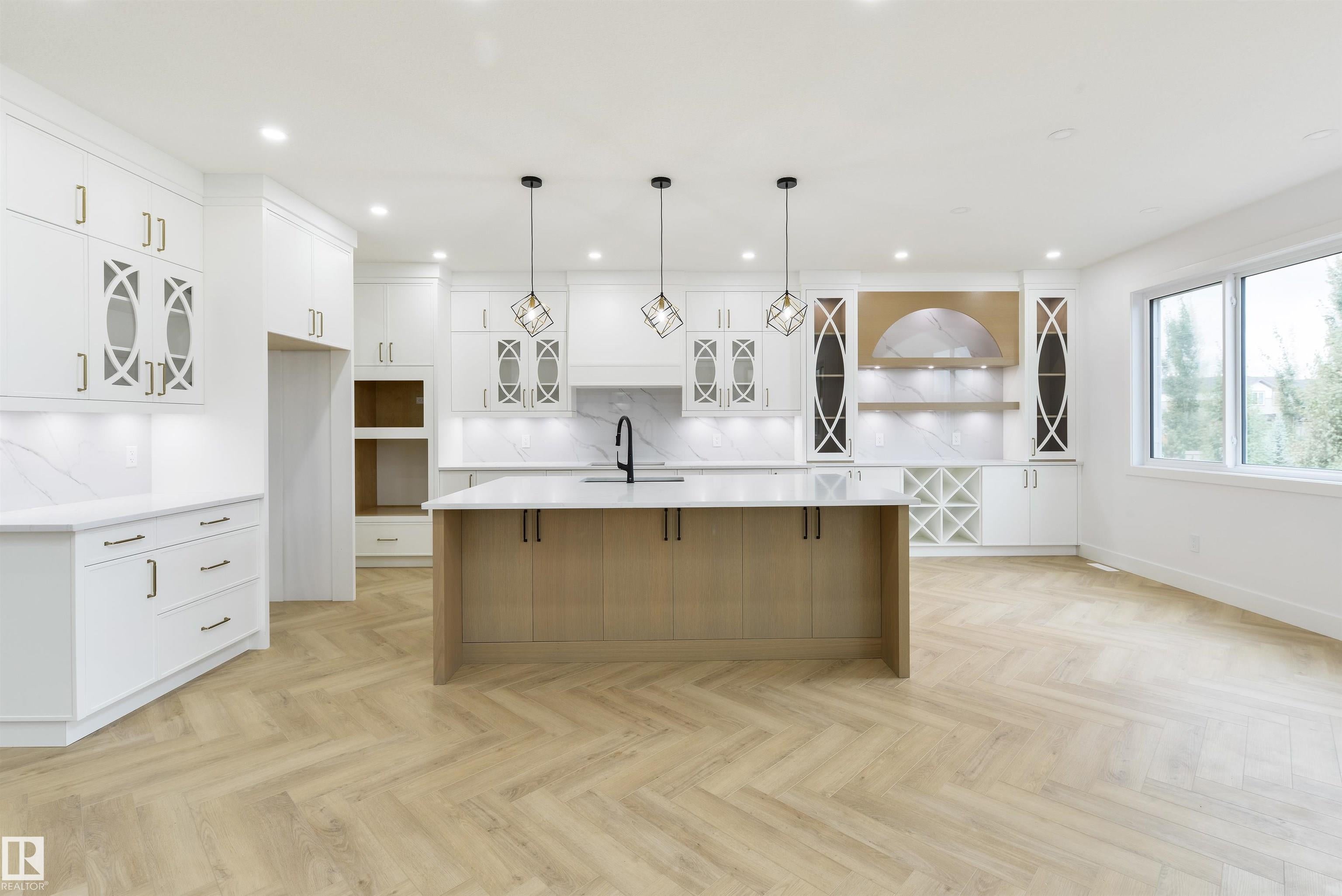 34 AVONLEA Way