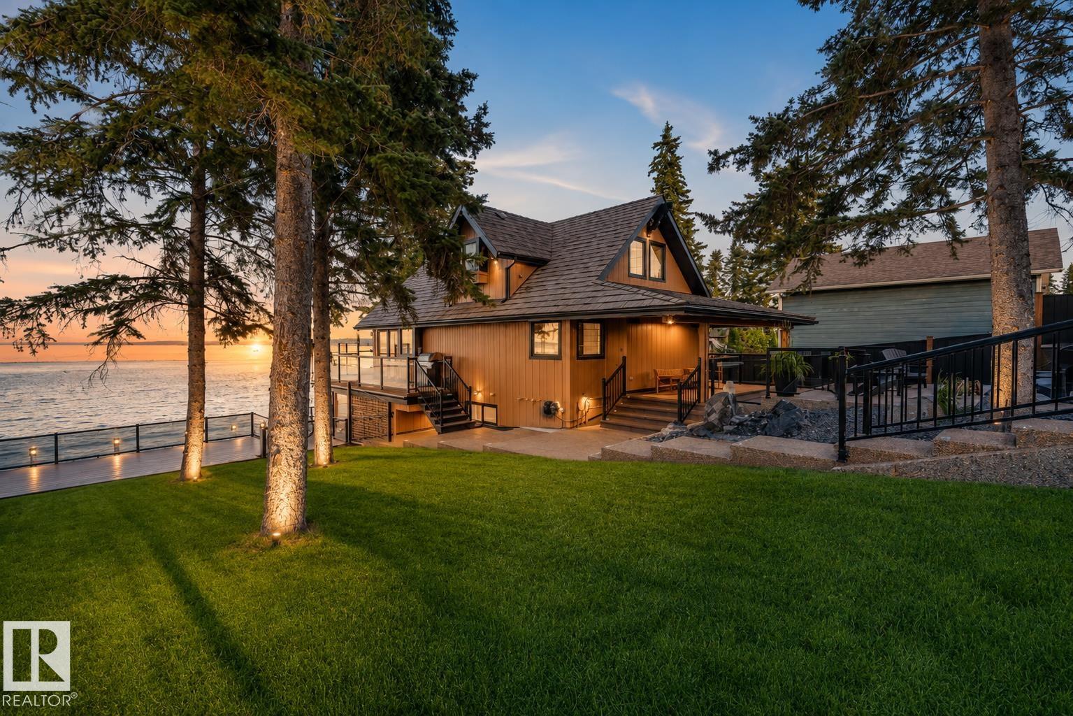 305 LAKESHORE Drive