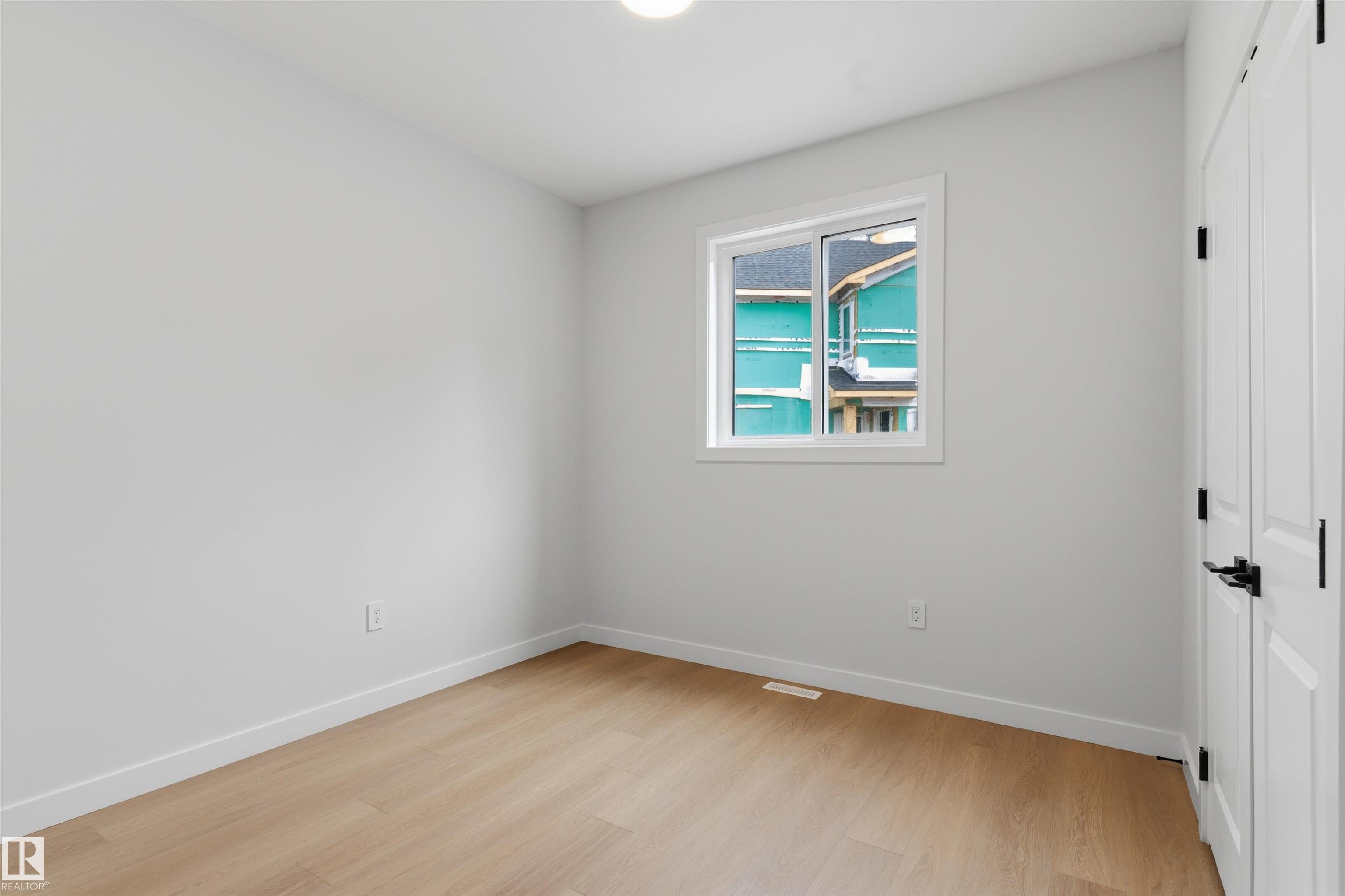 29 AXELWOOD Crescent