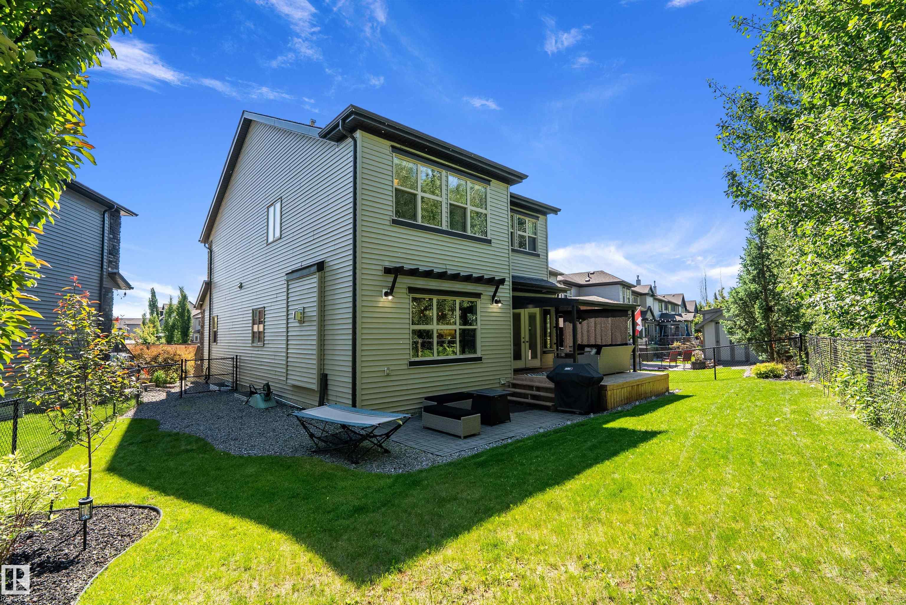 71 GREENBURY Manor