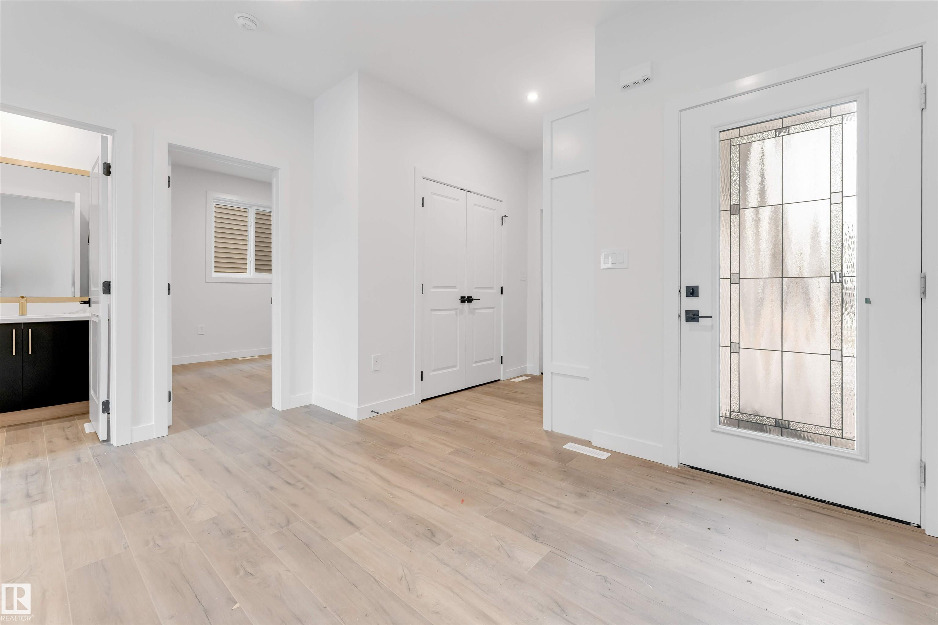 20 MEADOWGROVE Landing