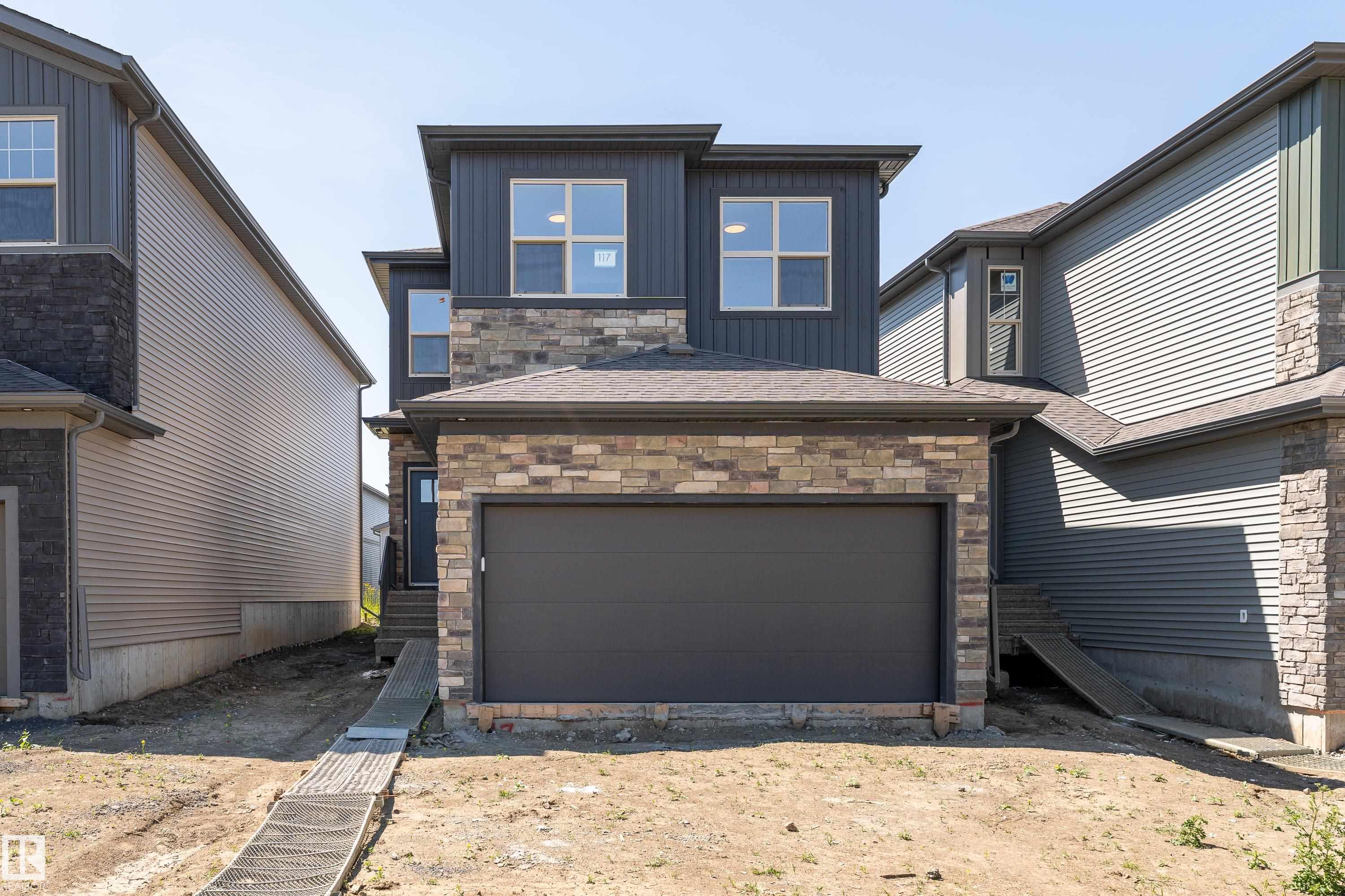 117 GARNEAU Gate