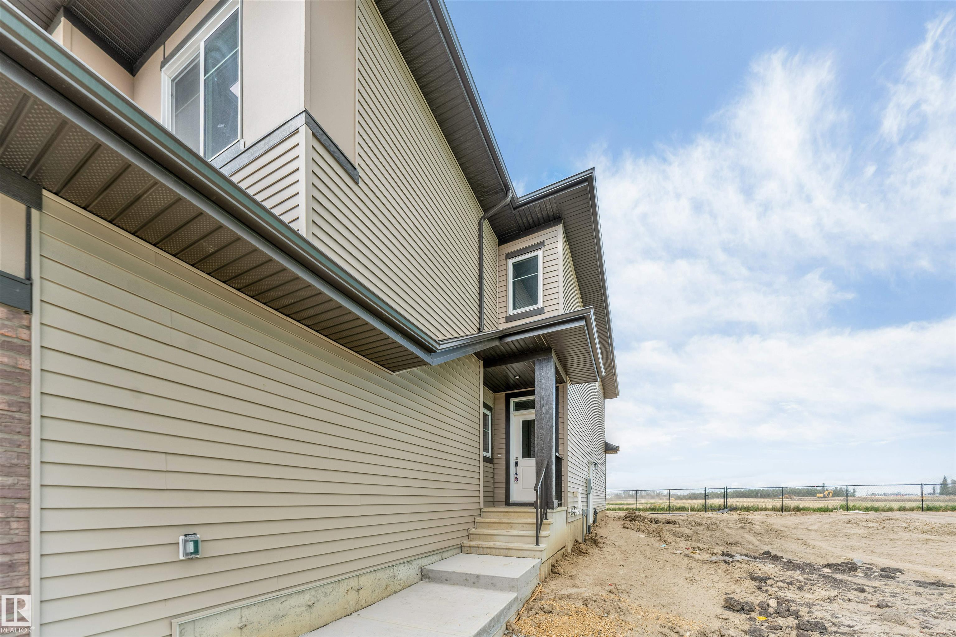523 Ashgrove Circle