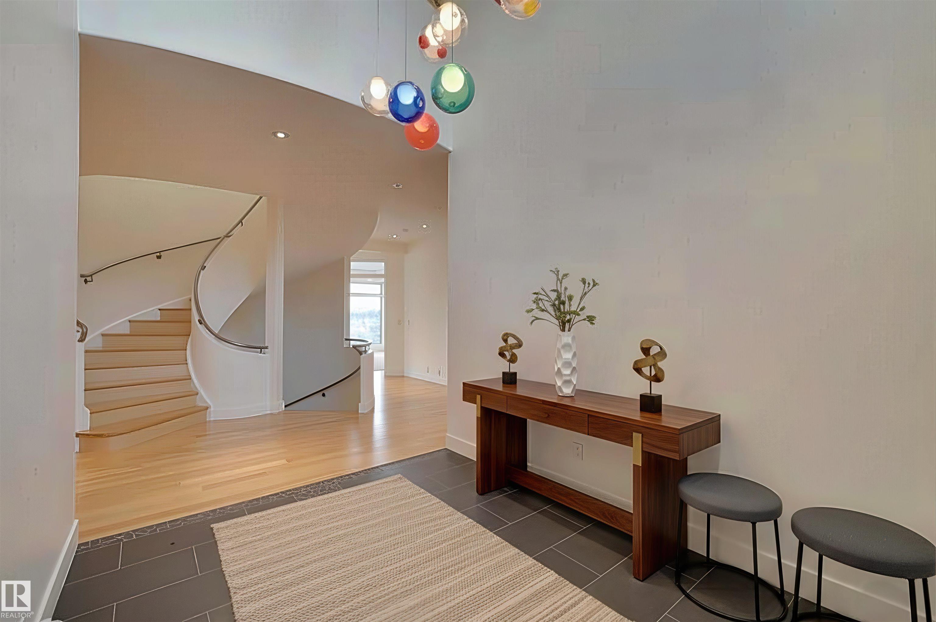 28 RIVERSIDE Crescent