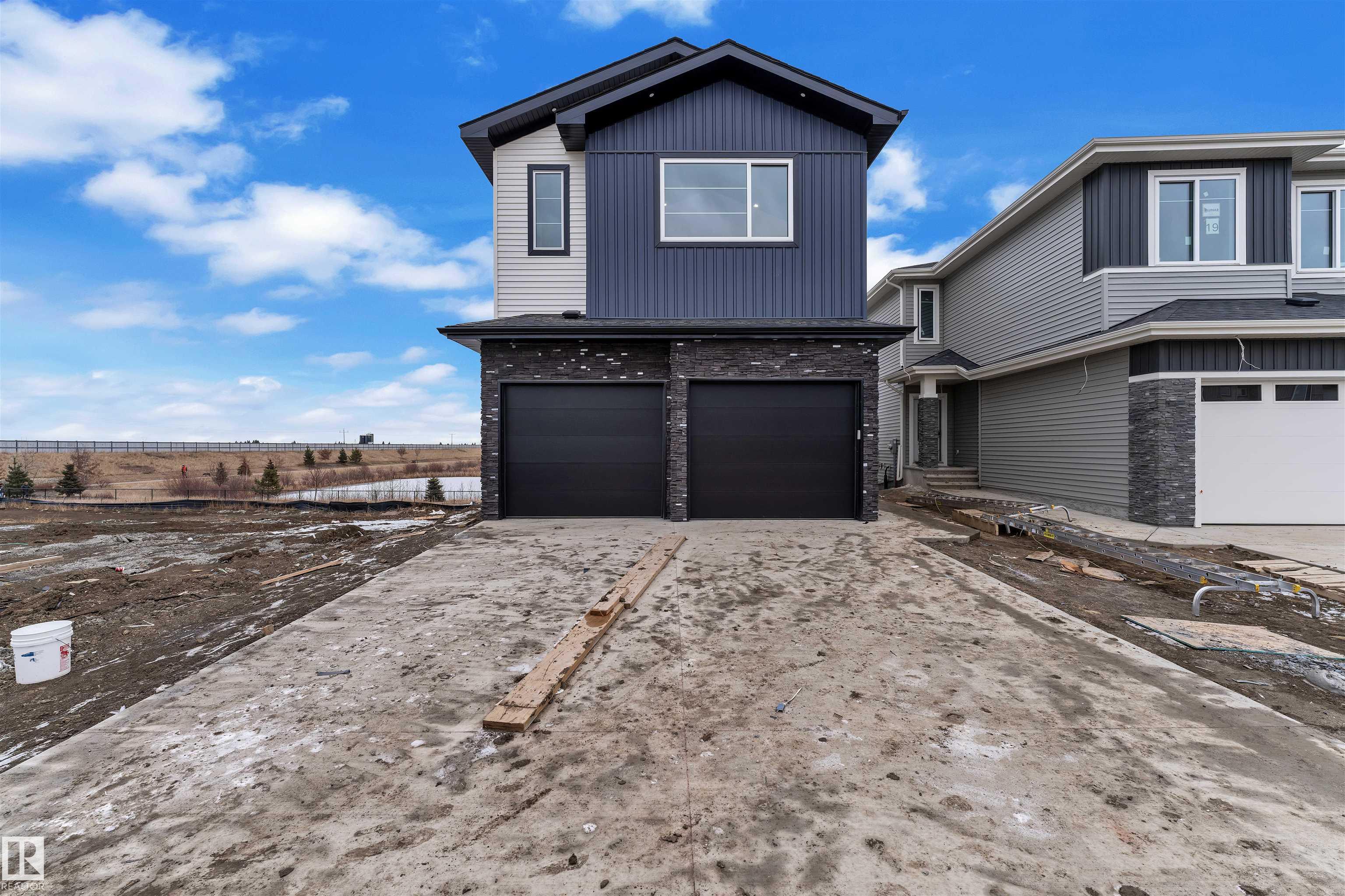 21 AXELWOOD Crescent