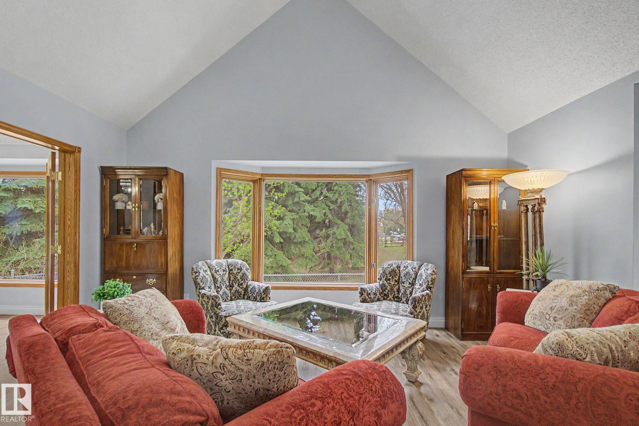 1 FIELDSTONE Drive