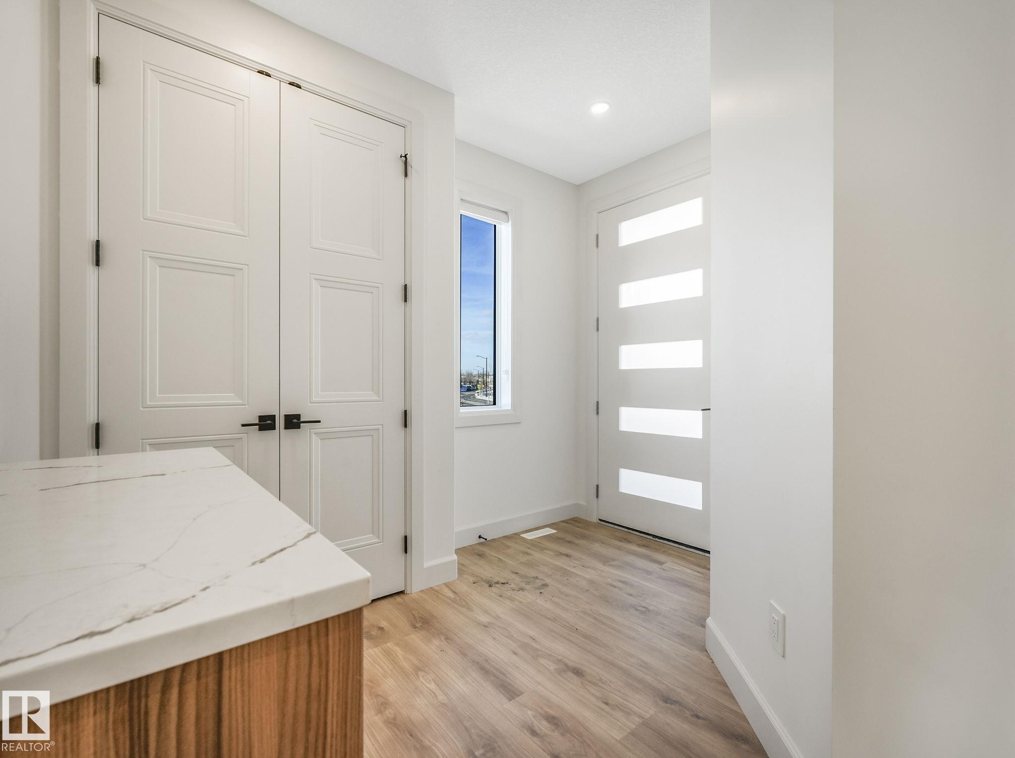 62 FENWYCK Boulevard