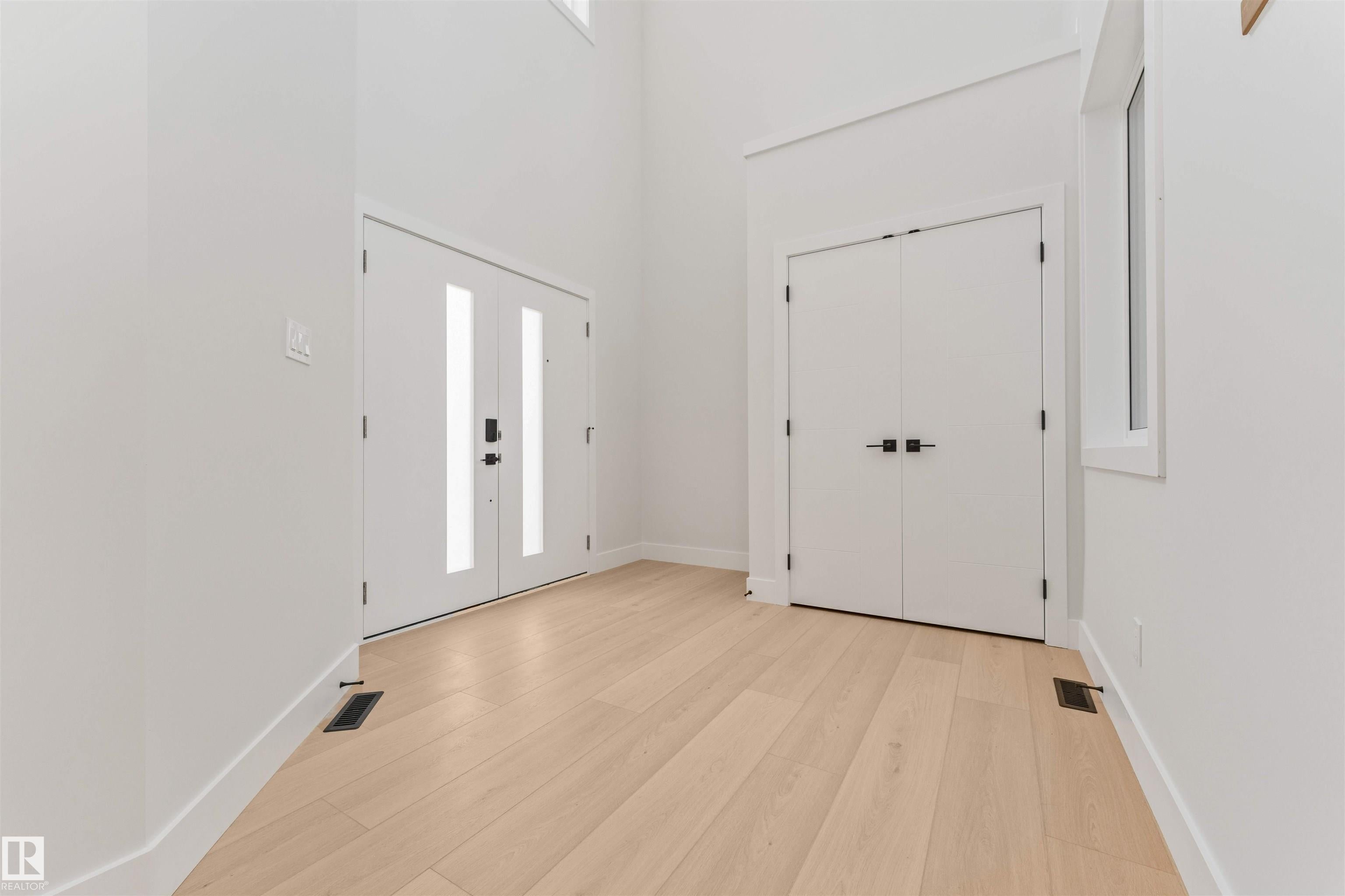 103 ELDRIDGE Point(e)