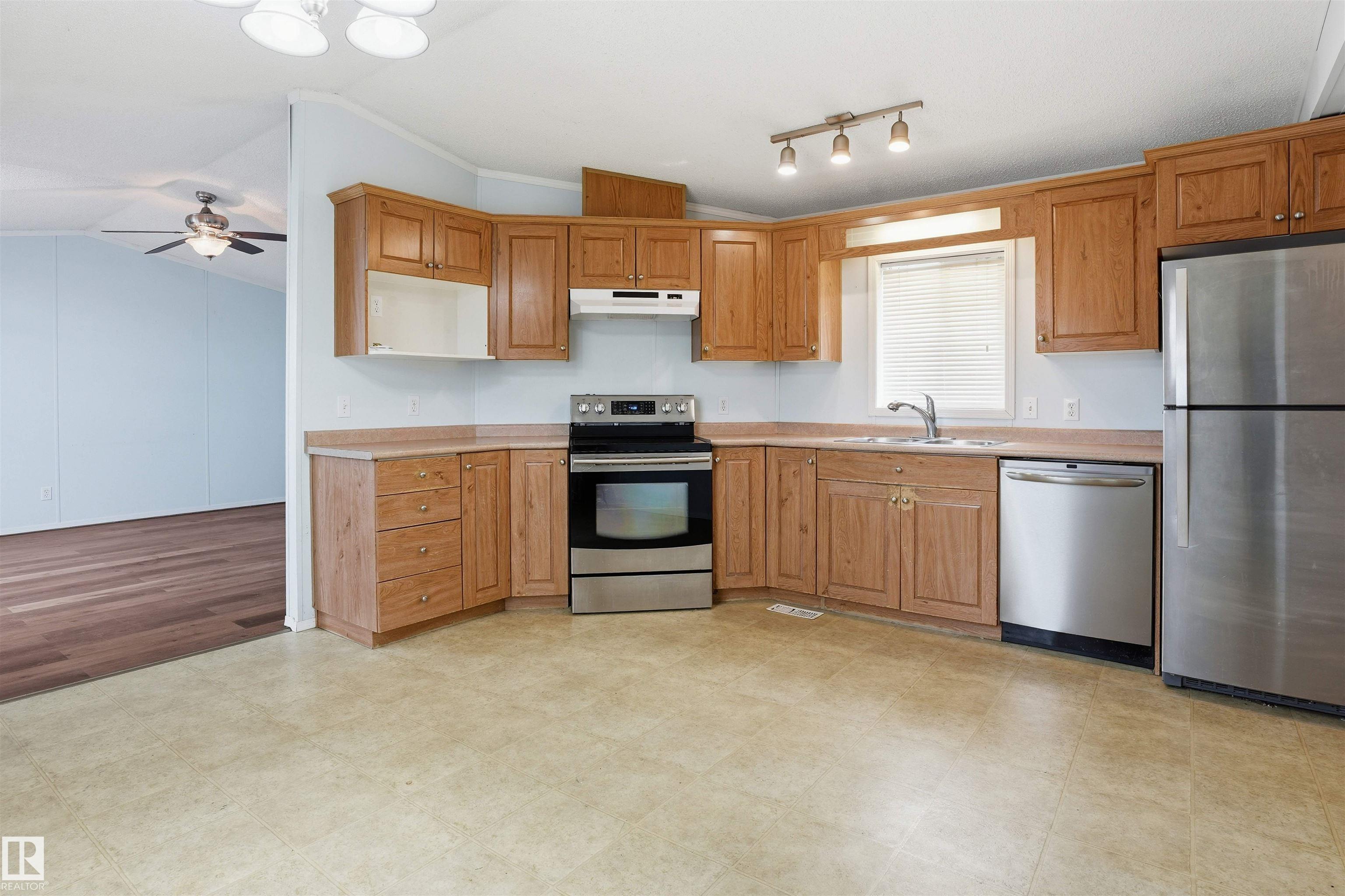 36 JUTLAND Crescent