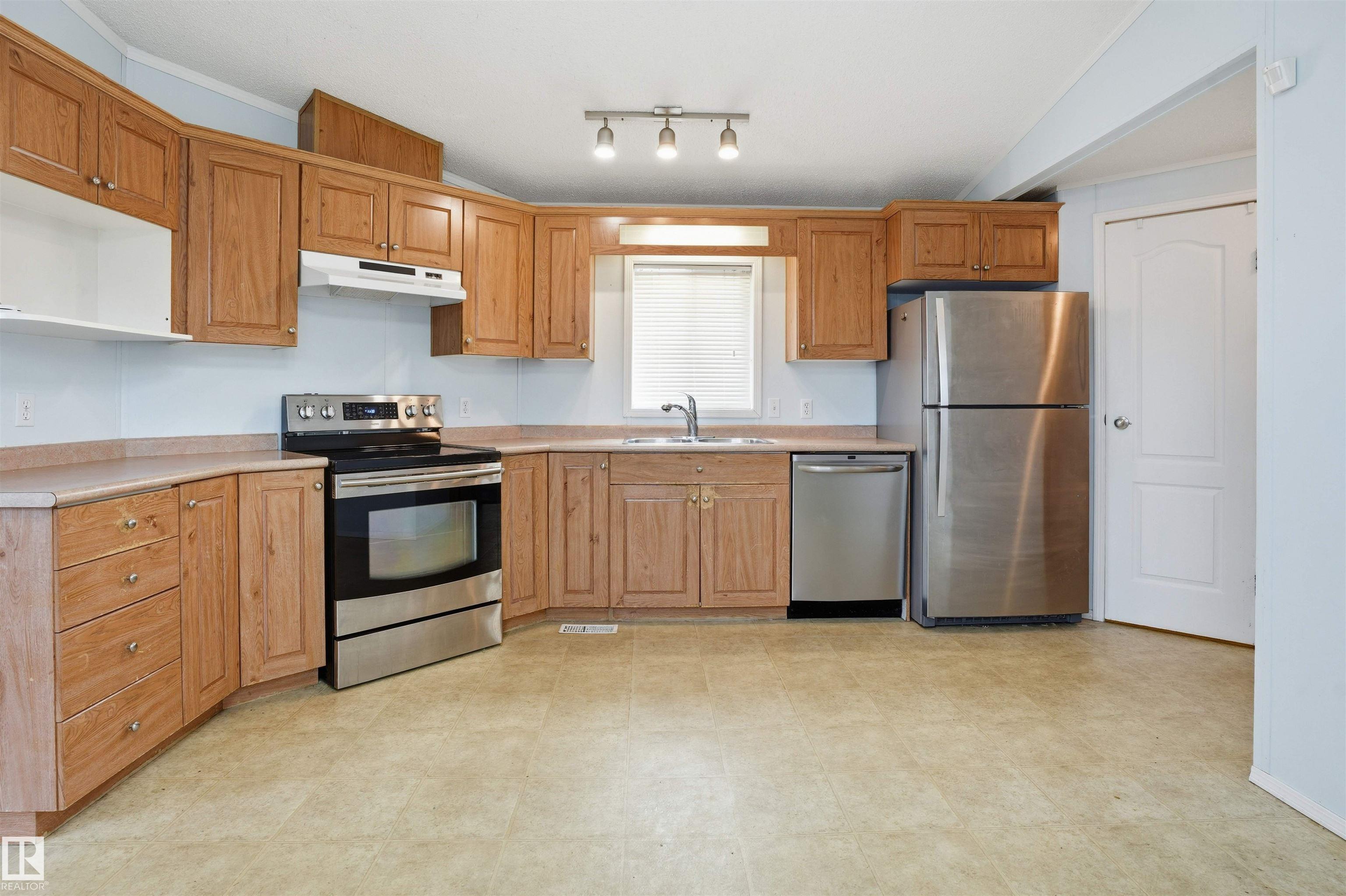 36 JUTLAND Crescent