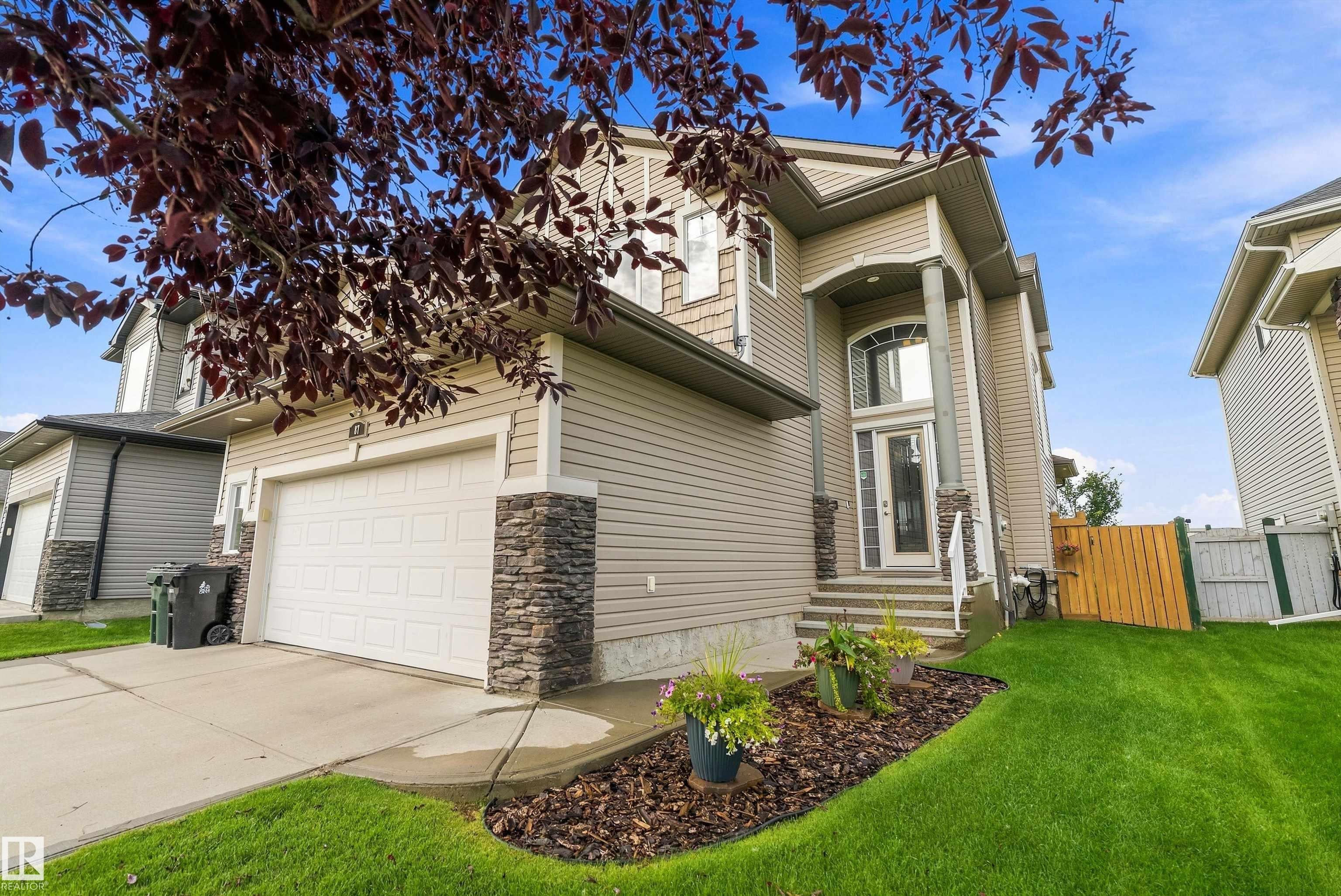 87 LAMPLIGHT Drive