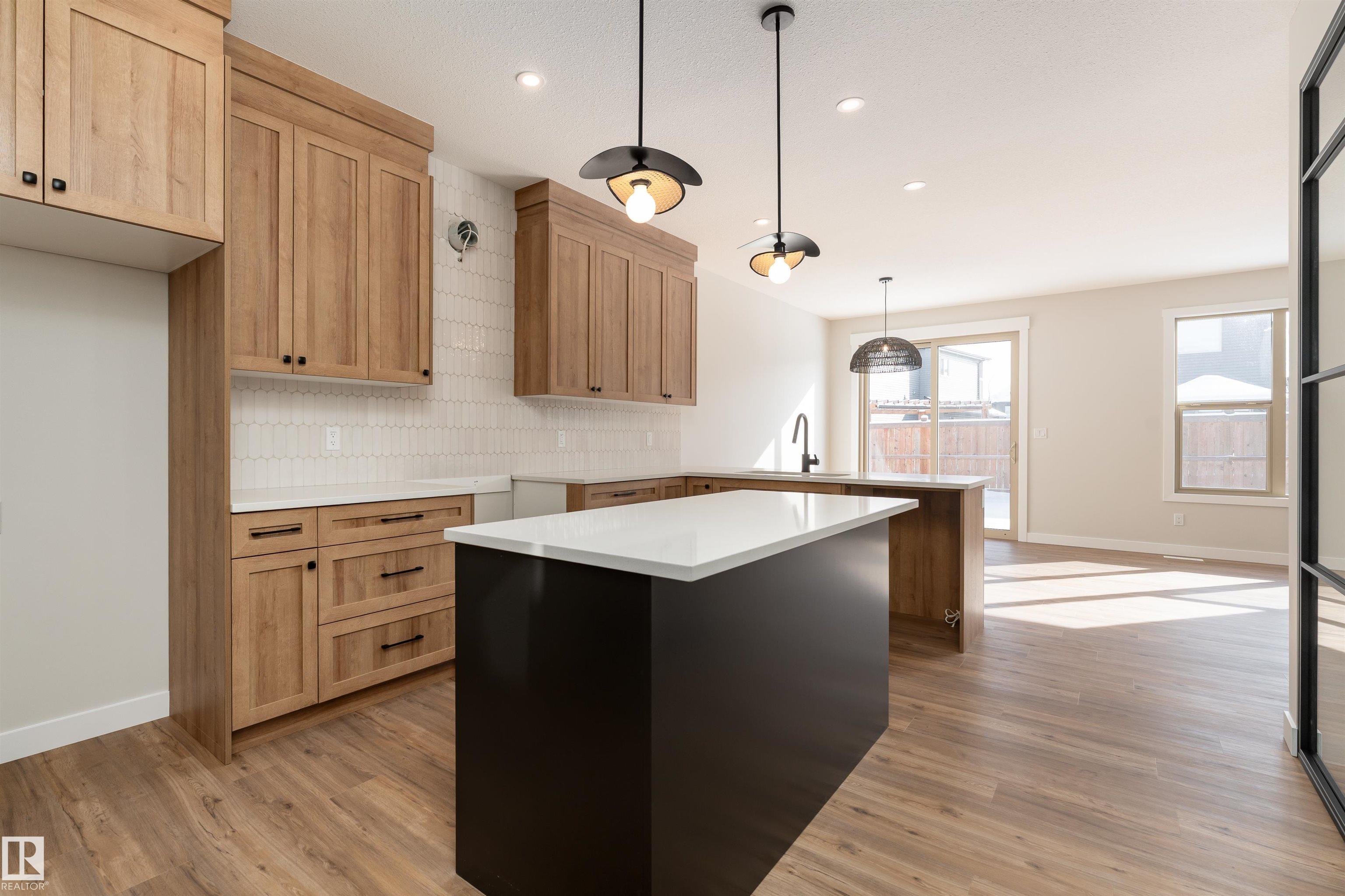 10 GABLE Common