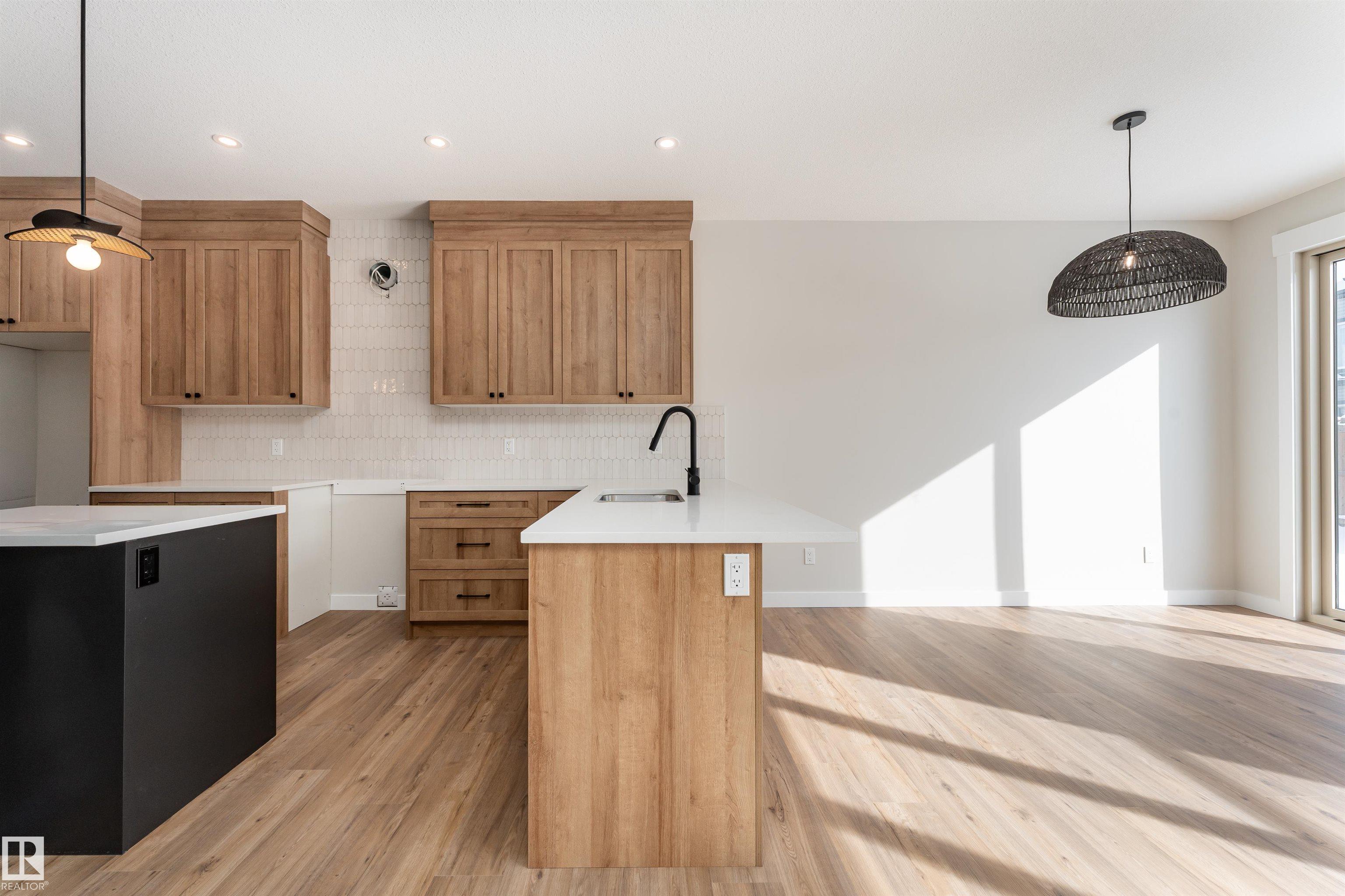 10 GABLE Common