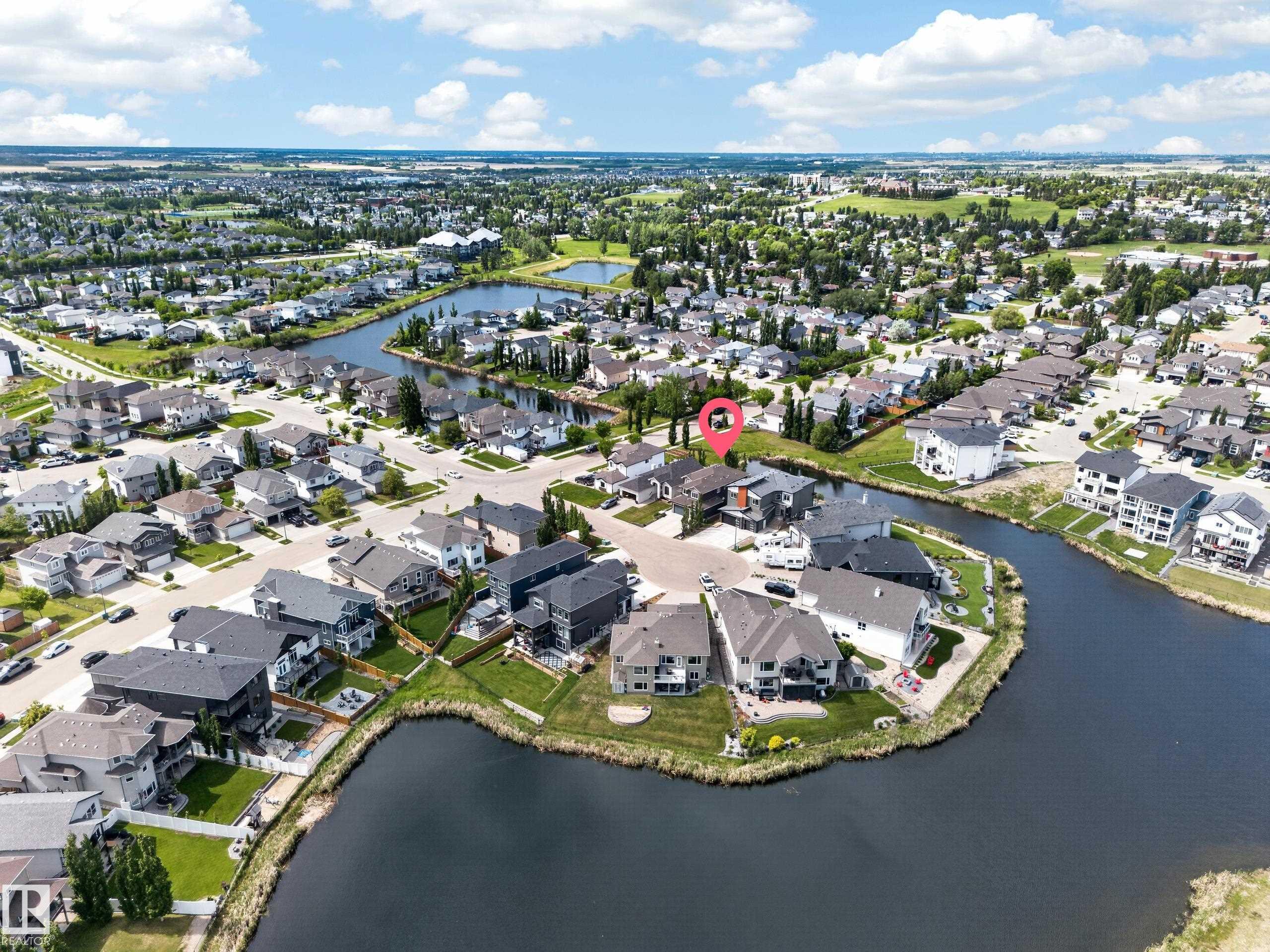 92 LAKELAND Crescent