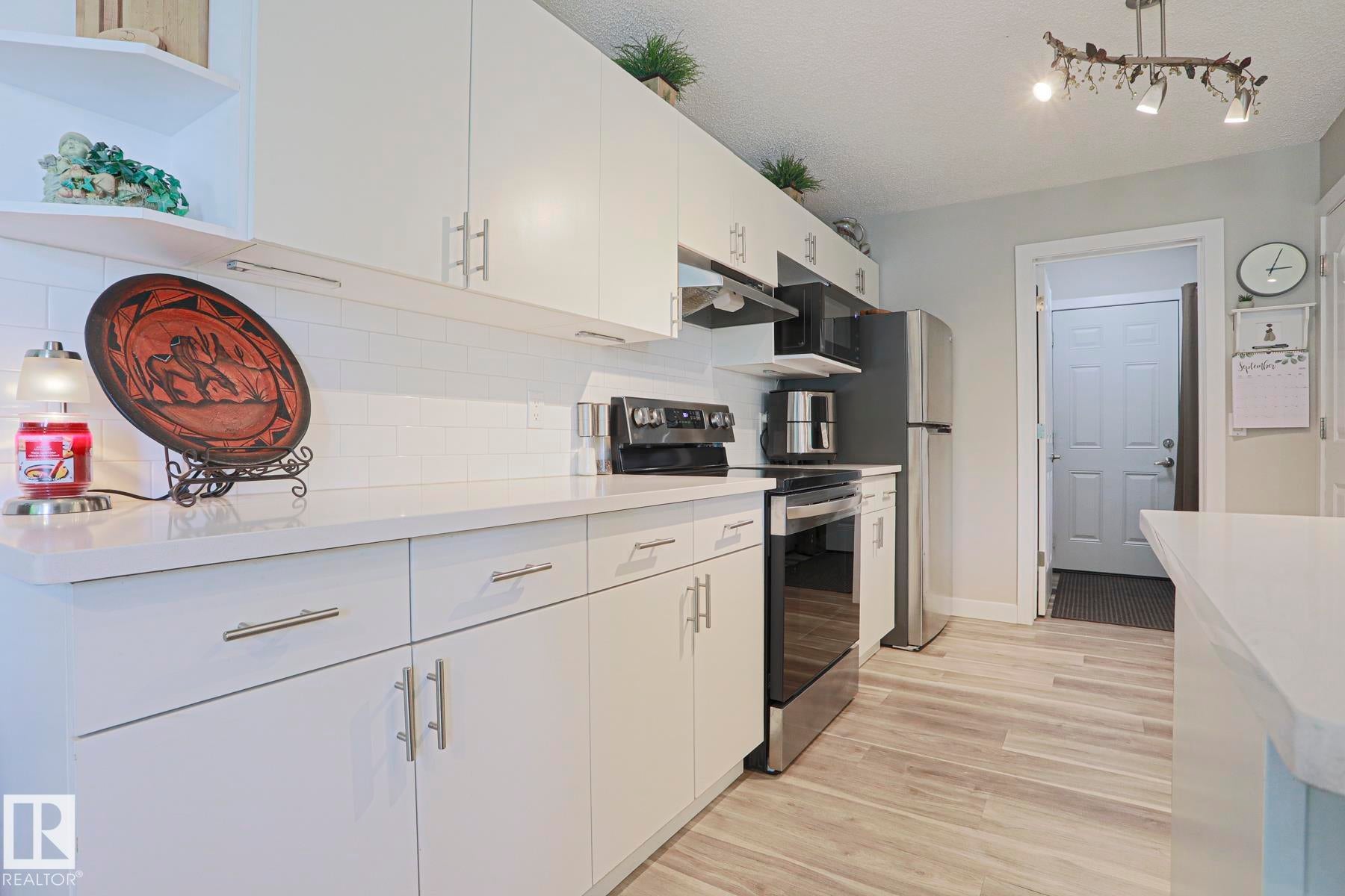 8 BELFRY FAIRWAY Crescent