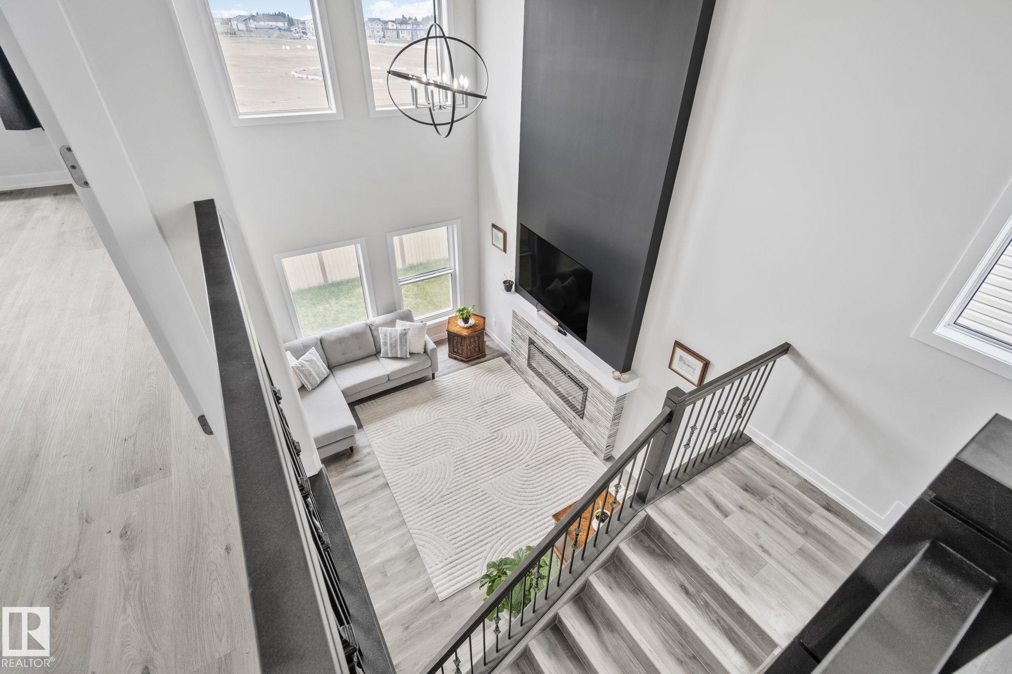 334 ASTON Close