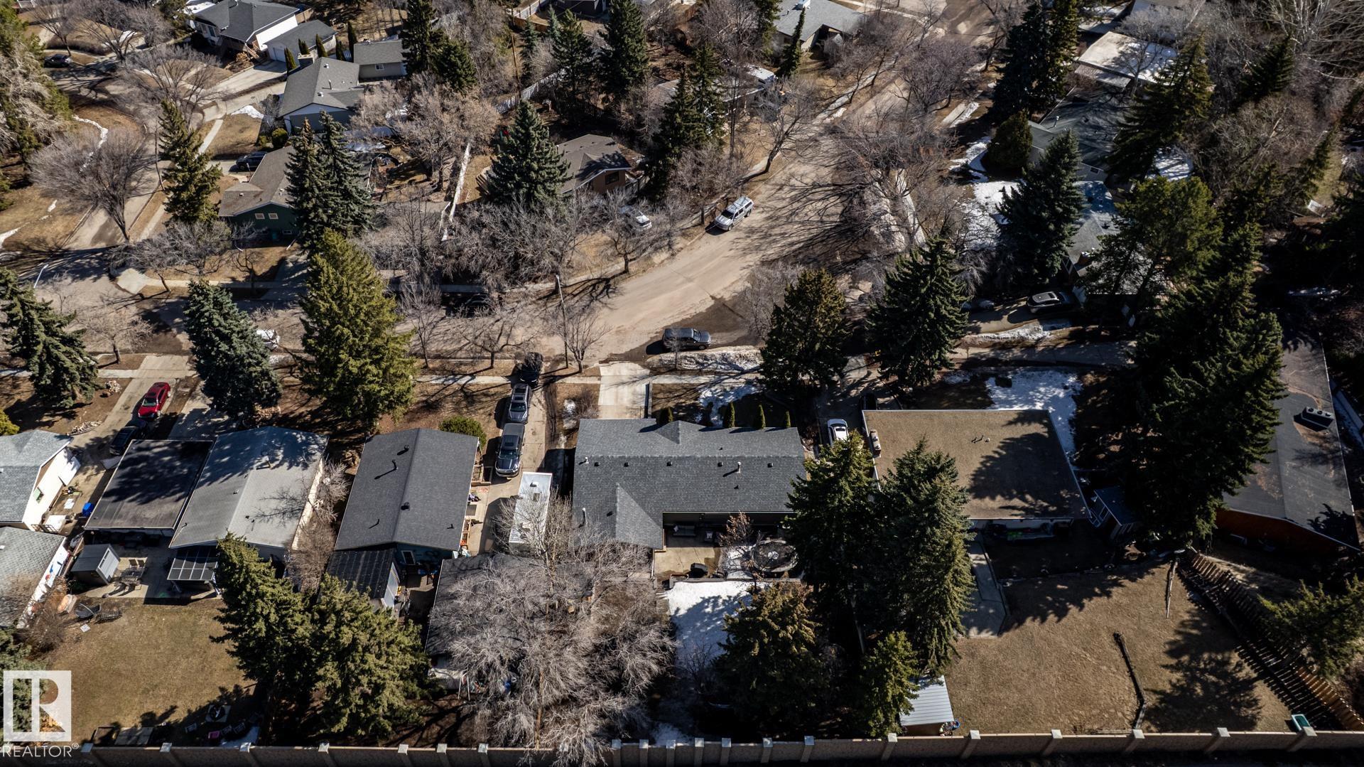 17 SPRUCE Crescent