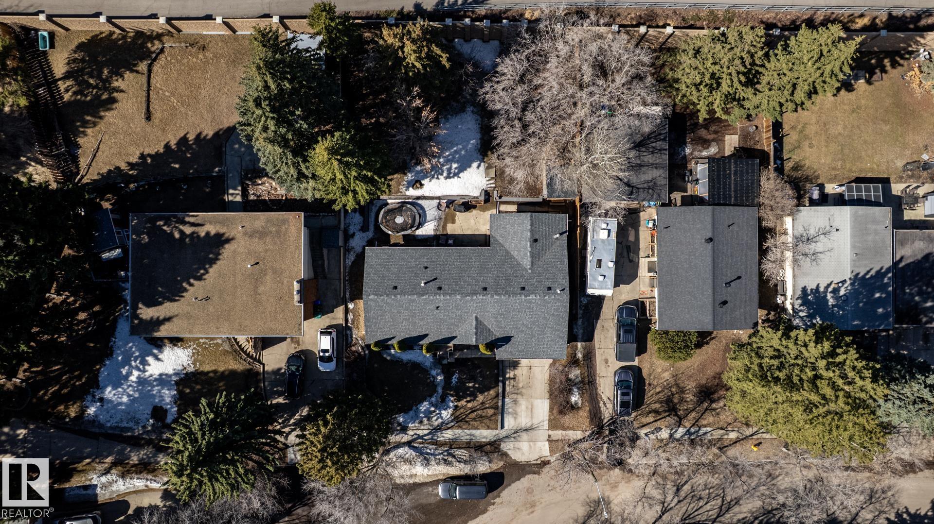 17 SPRUCE Crescent