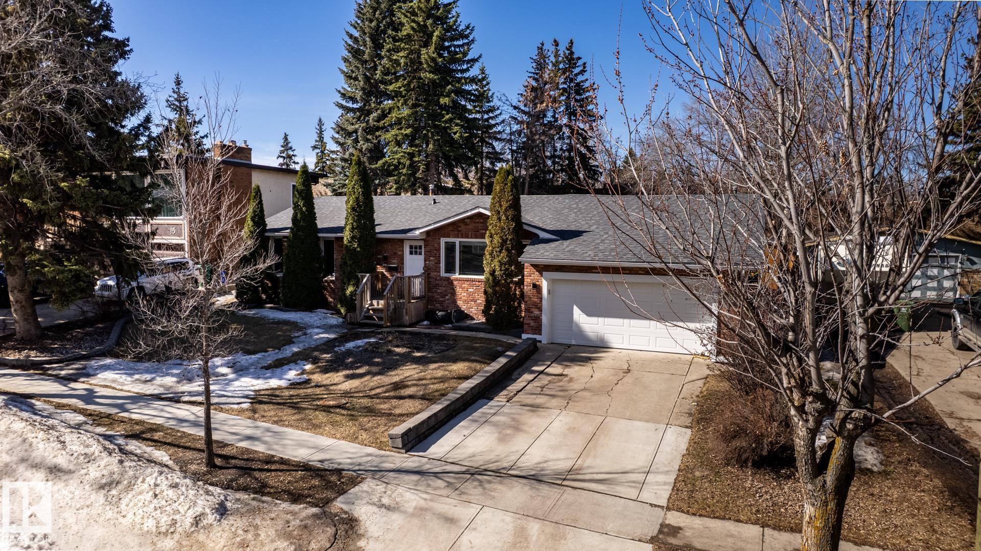 17 SPRUCE Crescent