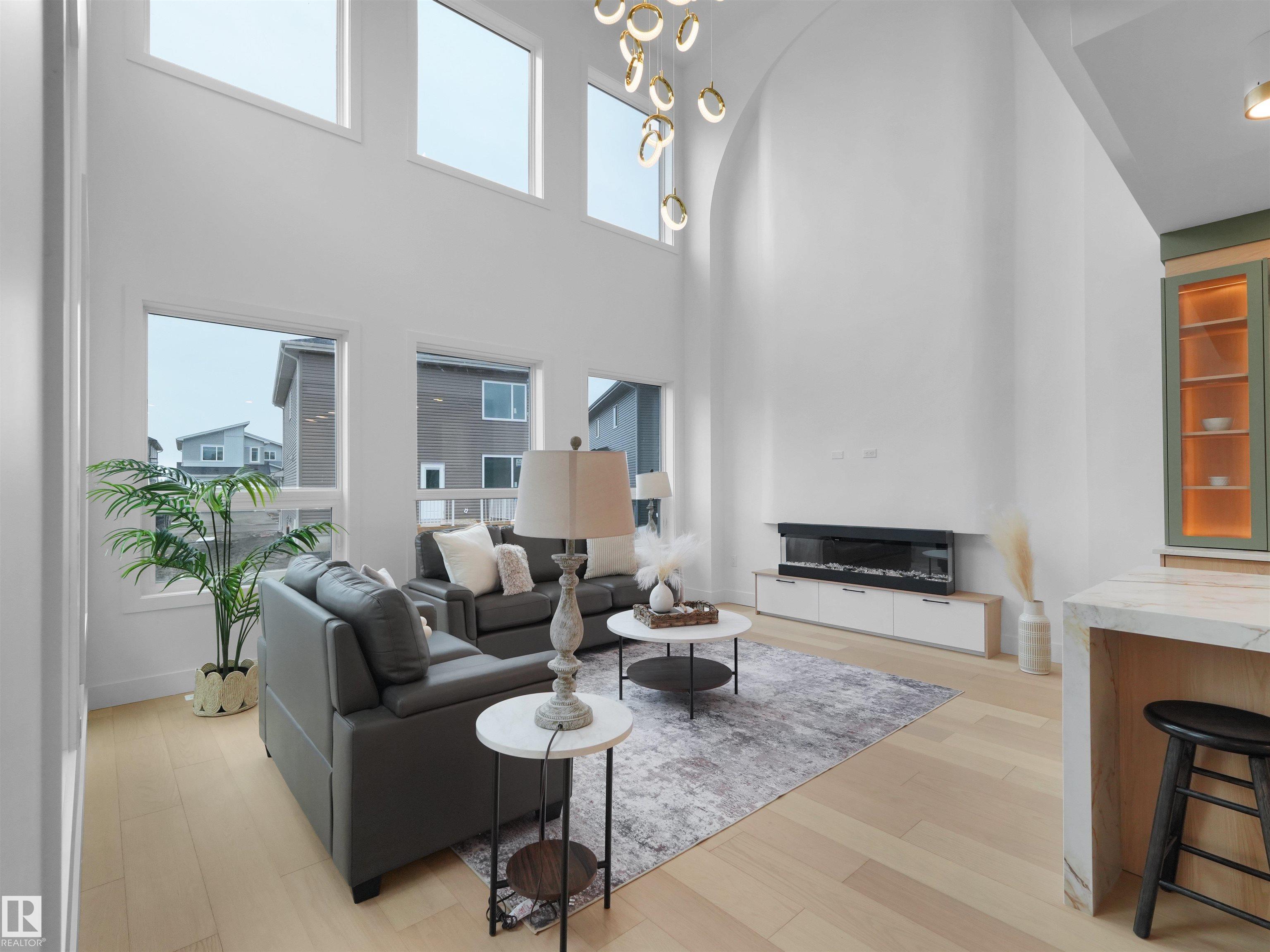43 ELDRIDGE Point(e)