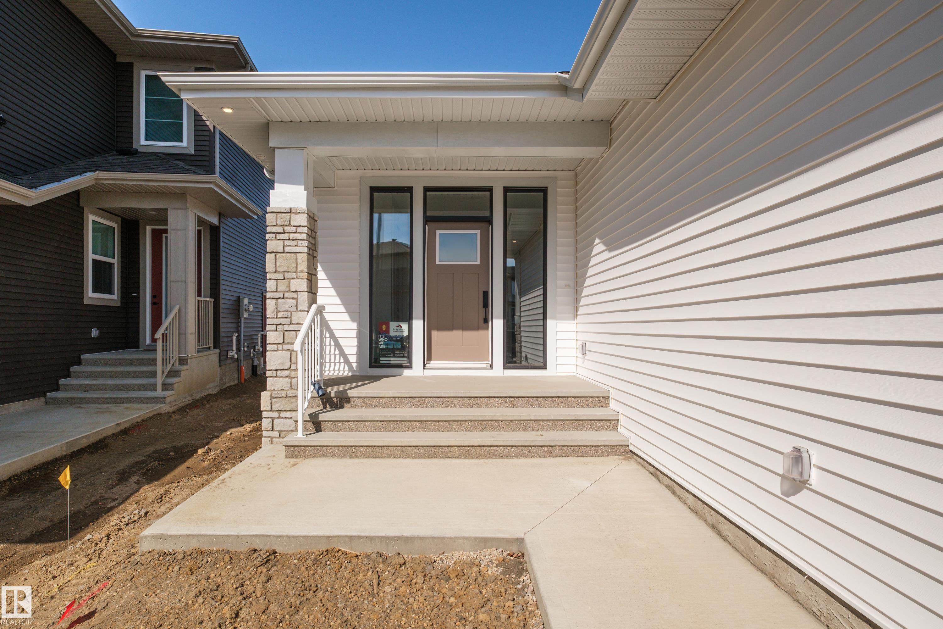 7 SYDWYCK Circle