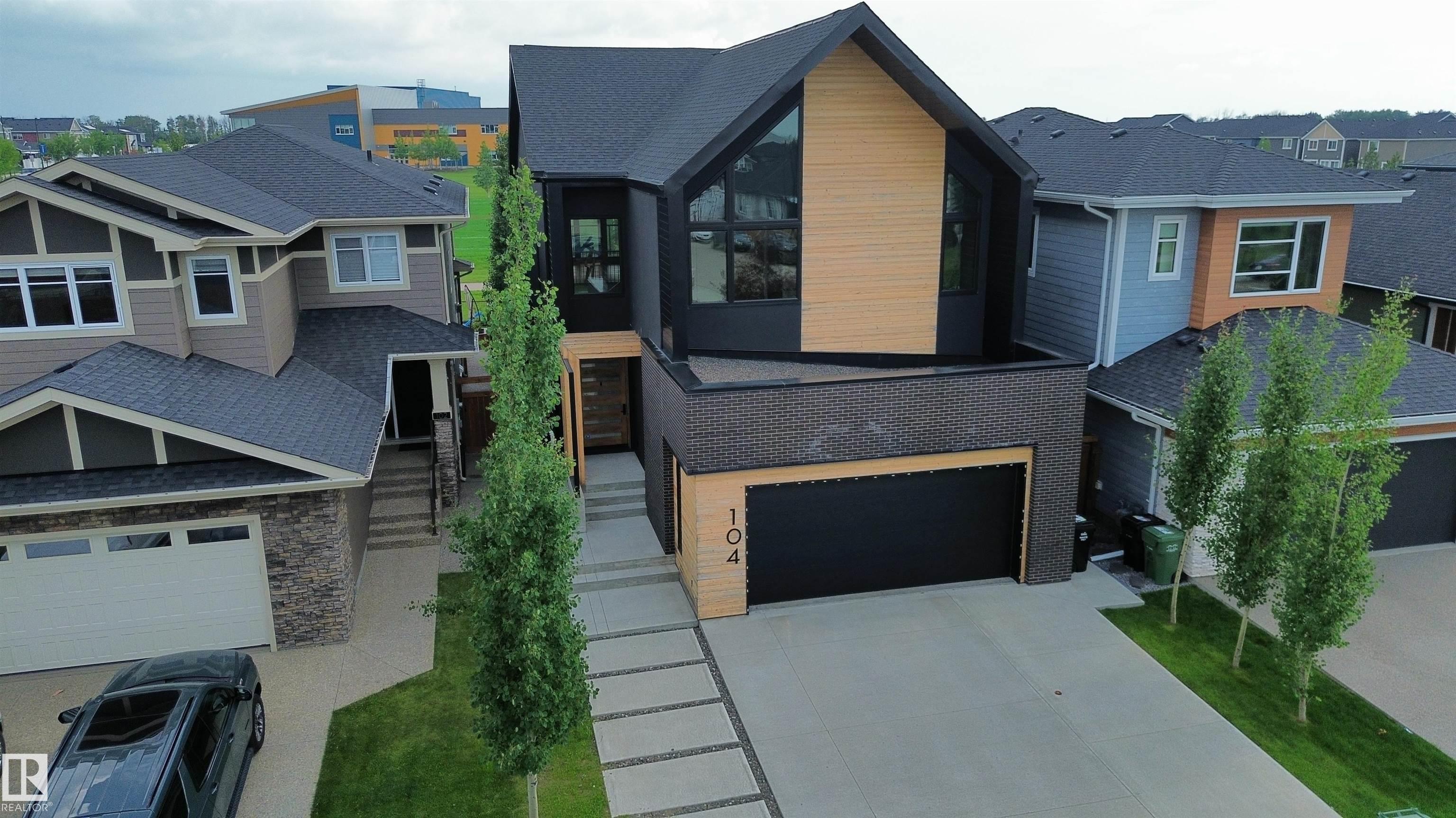 104 EDGEWATER Circle
