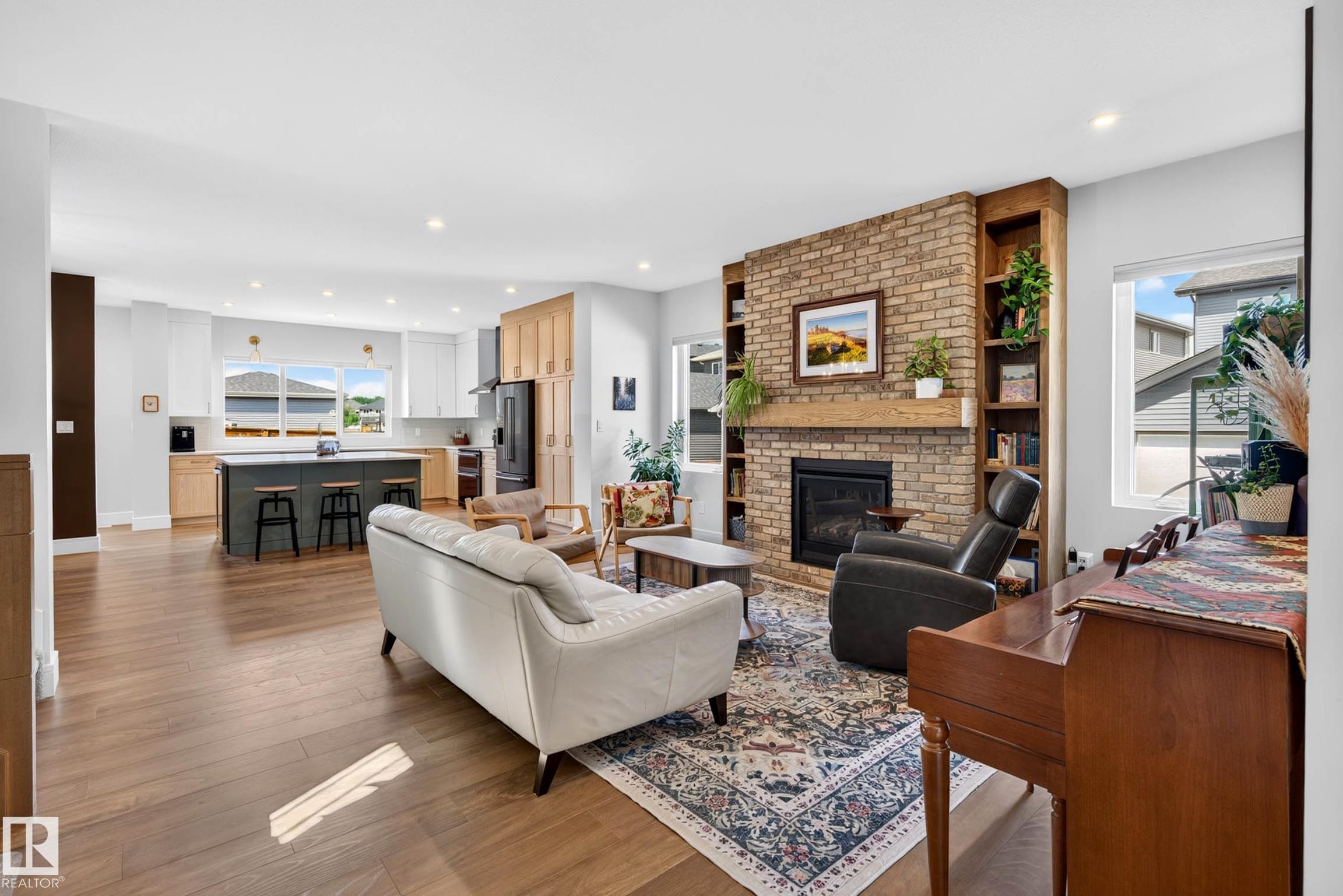 30 ROSEWOOD Way