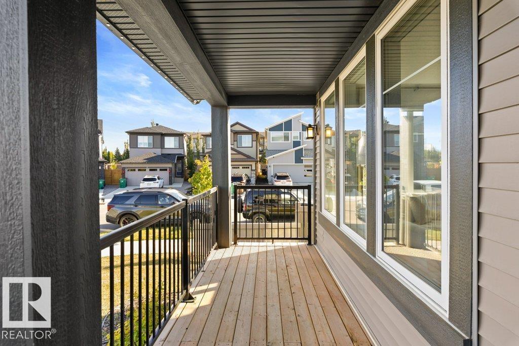 24 NETTLE Crescent
