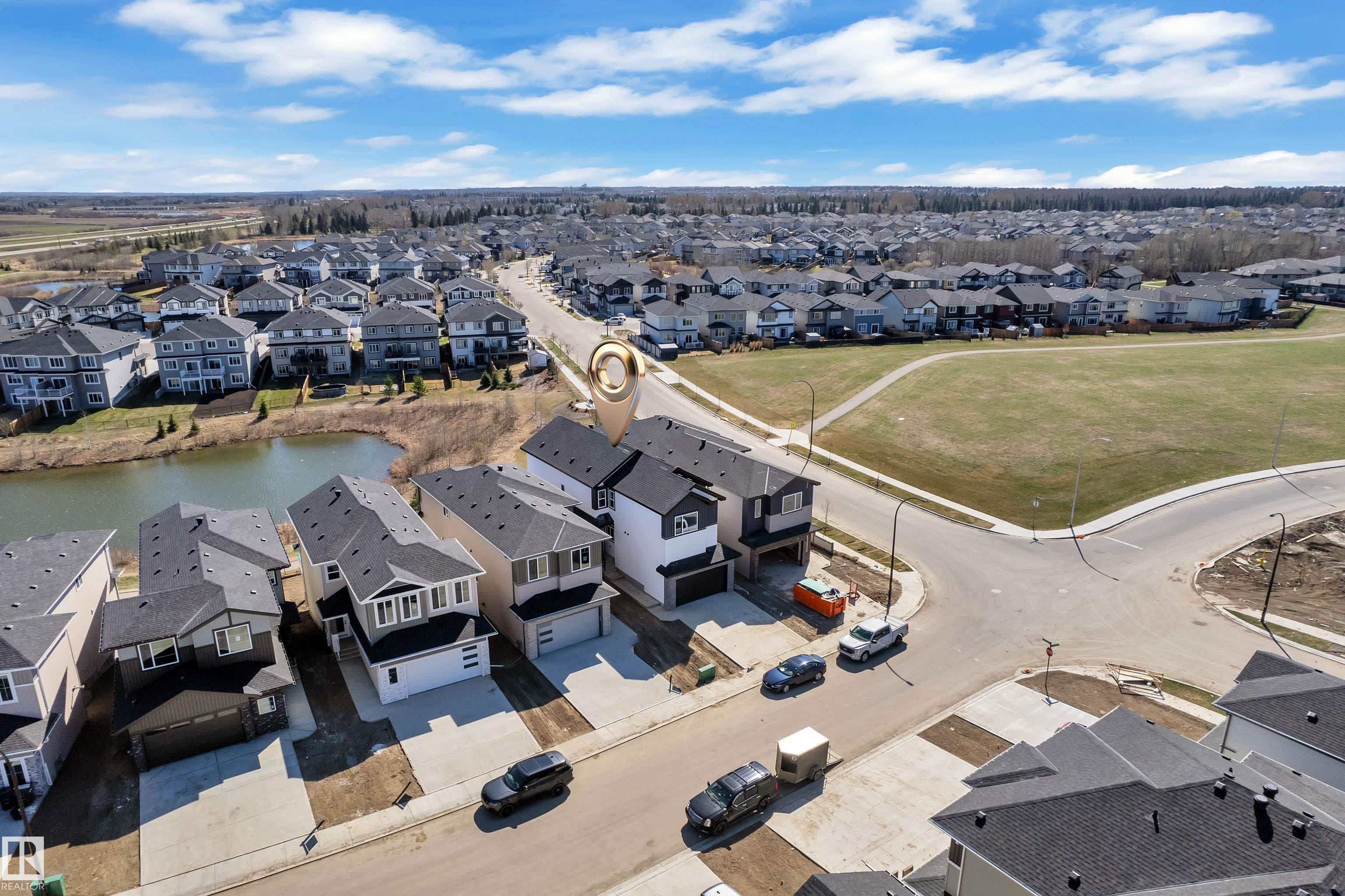 3 AXELWOOD Crescent