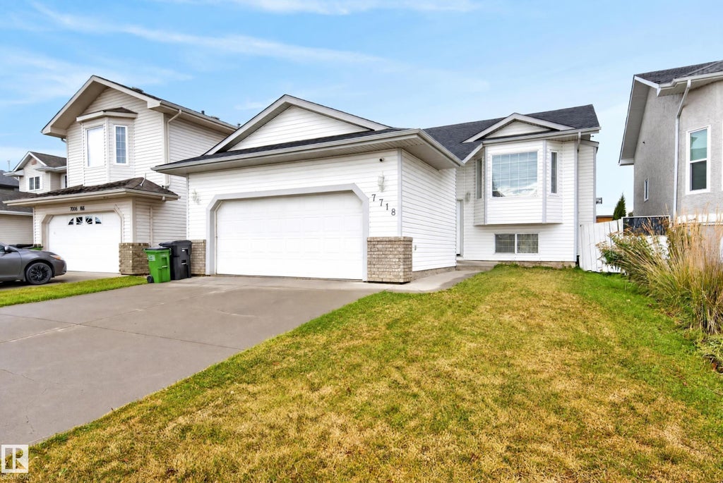 7718 166A AVENUE, EDMONTON, AB T5Z 3V9 - Image 3070045811.jpeg?d=l