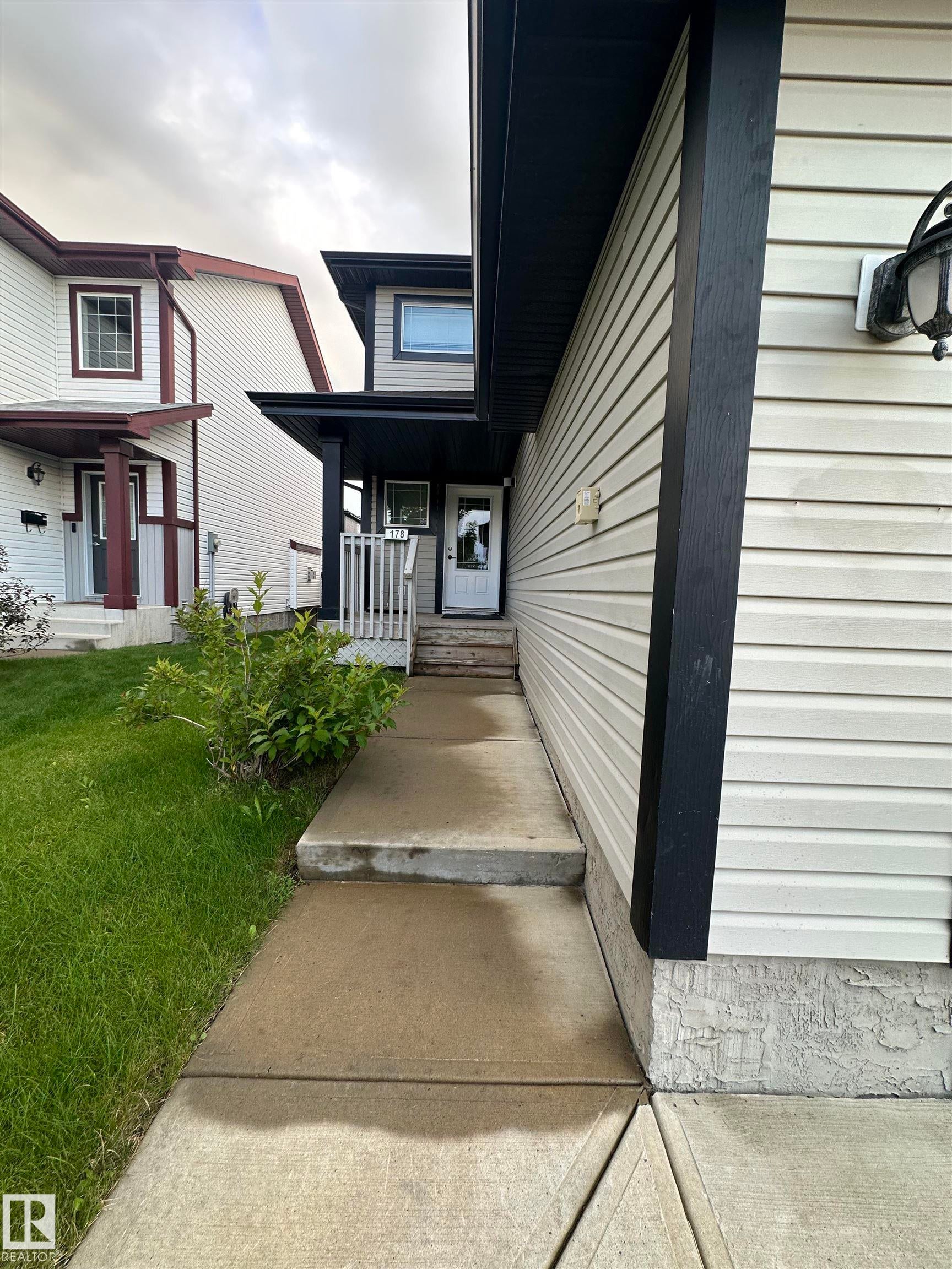 178 WOODBEND Way