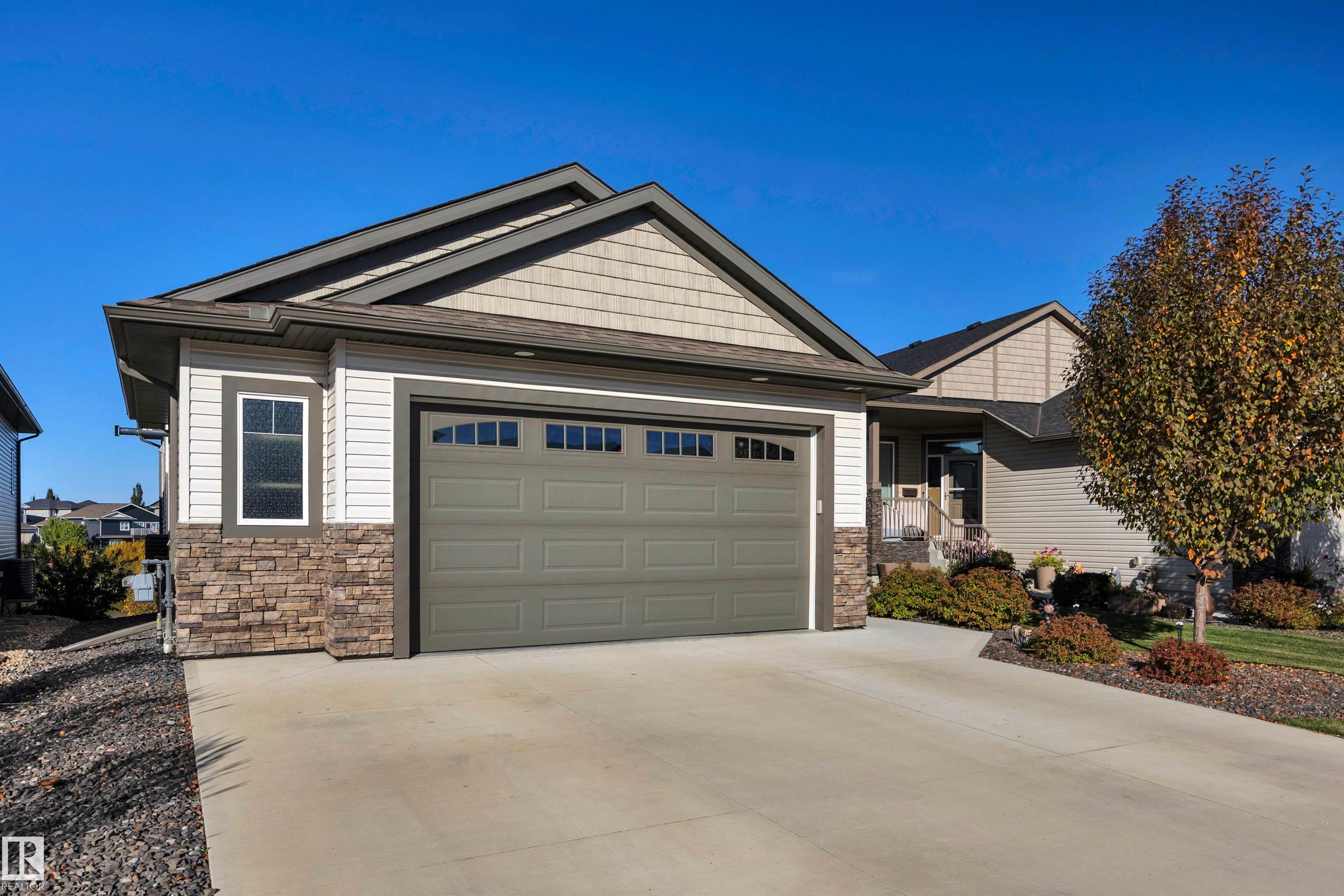 484 ROBERTS Crescent
