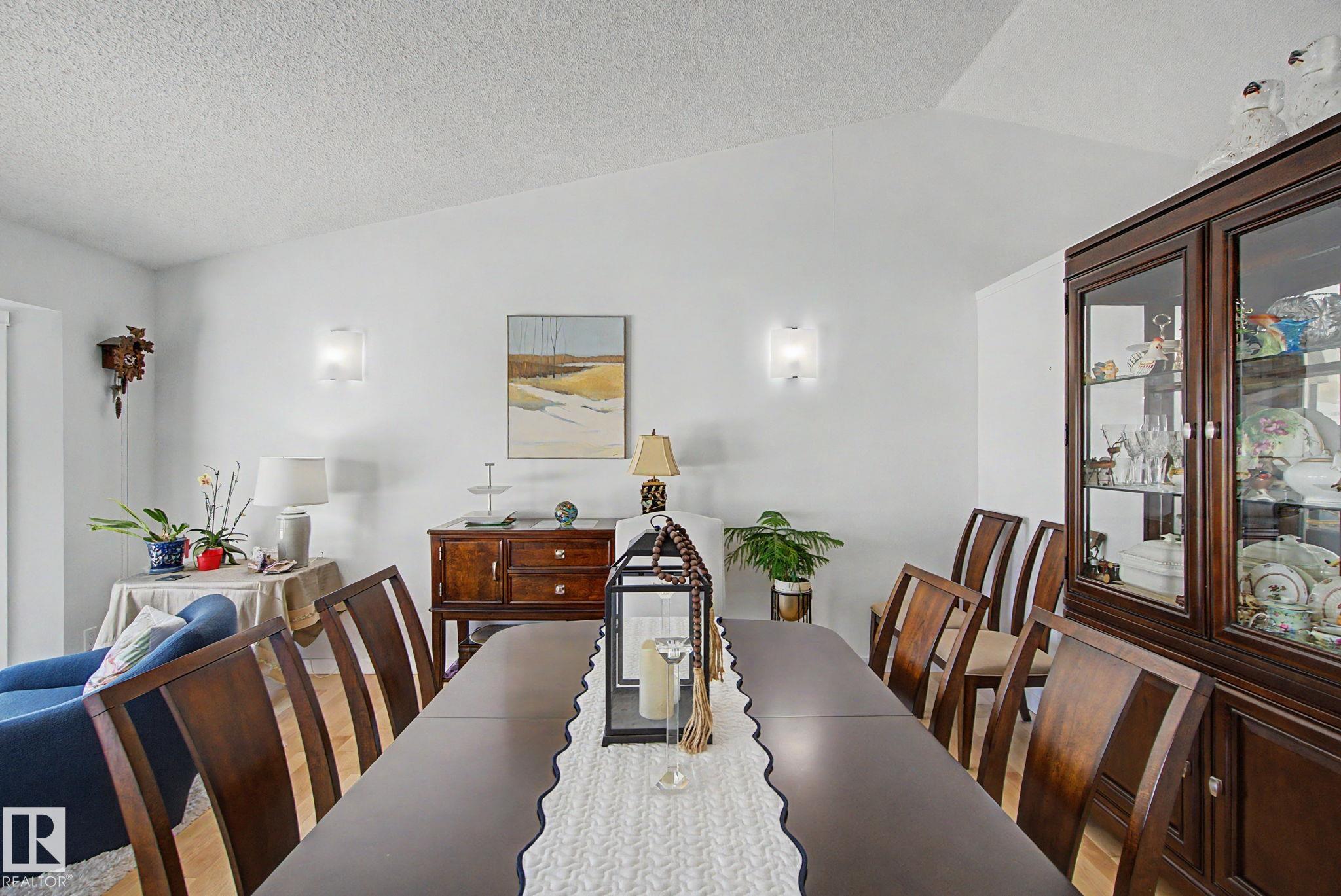 32 FAIRWAY Drive