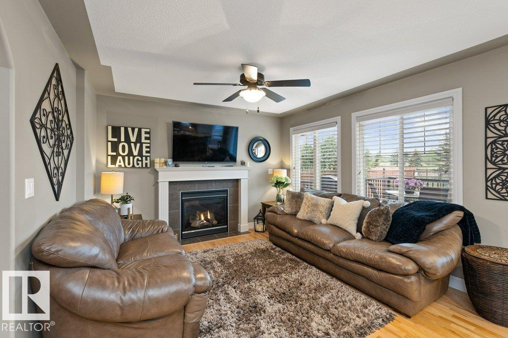 15 NAPOLEON Crescent