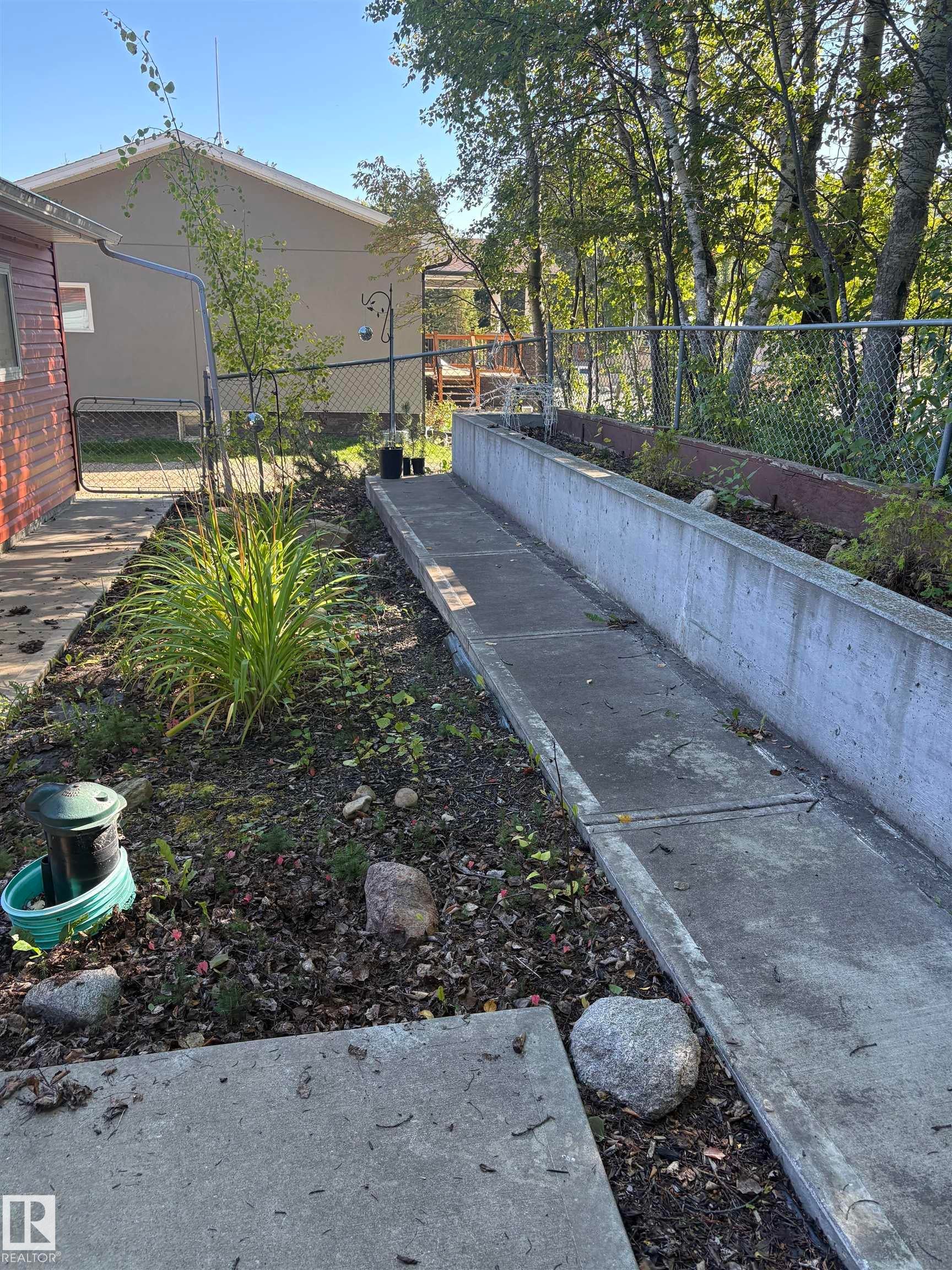 1807 Cove Cresent